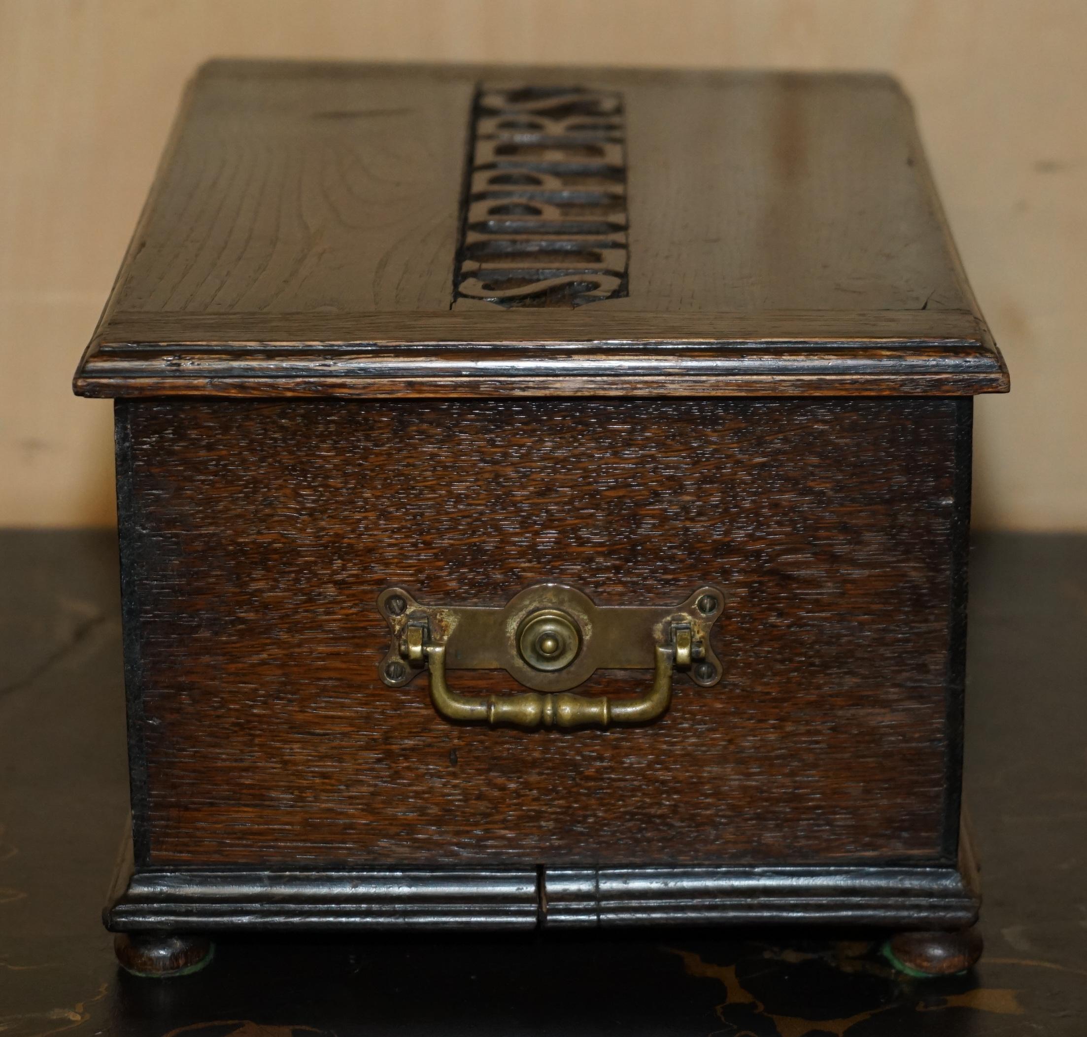 ANTIQUE EDWARDiAN CIRCA 1910 ENGLISH OAK SLIPPERS STORAGE BOX ORNATE HANDLES Roble en venta
