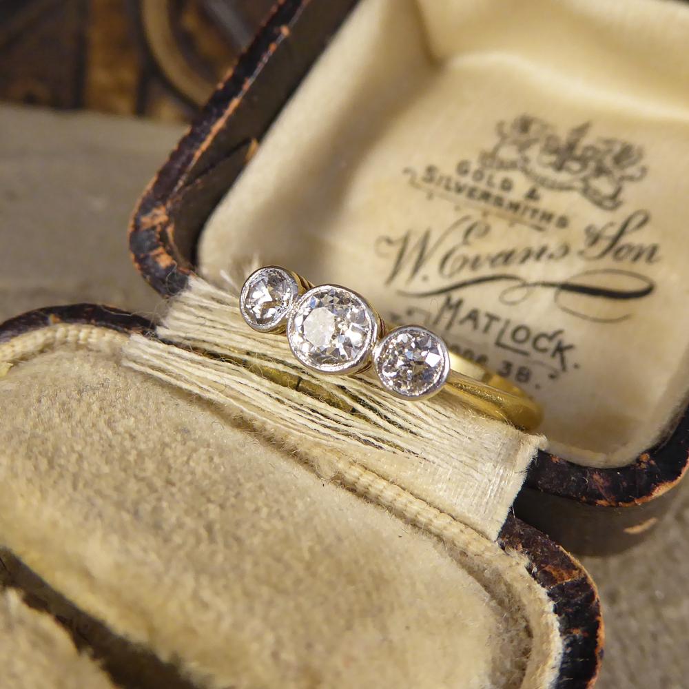 Antique Edwardian Collar Set Three-Stone Diamond Ring in 18ct Gold and Platinum 3