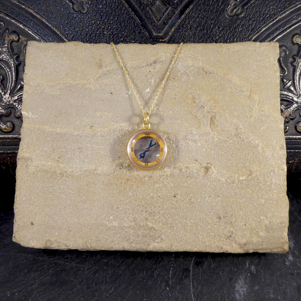 Such a lovely antique compass pendant, so simple yet such a beautiful piece made from 18ct Yellow Gold. This antique pendant is worn as a necklace on a 9ct Yellow Gold trace chain.

Condition: Very Good, slightest signs of wear due to age and