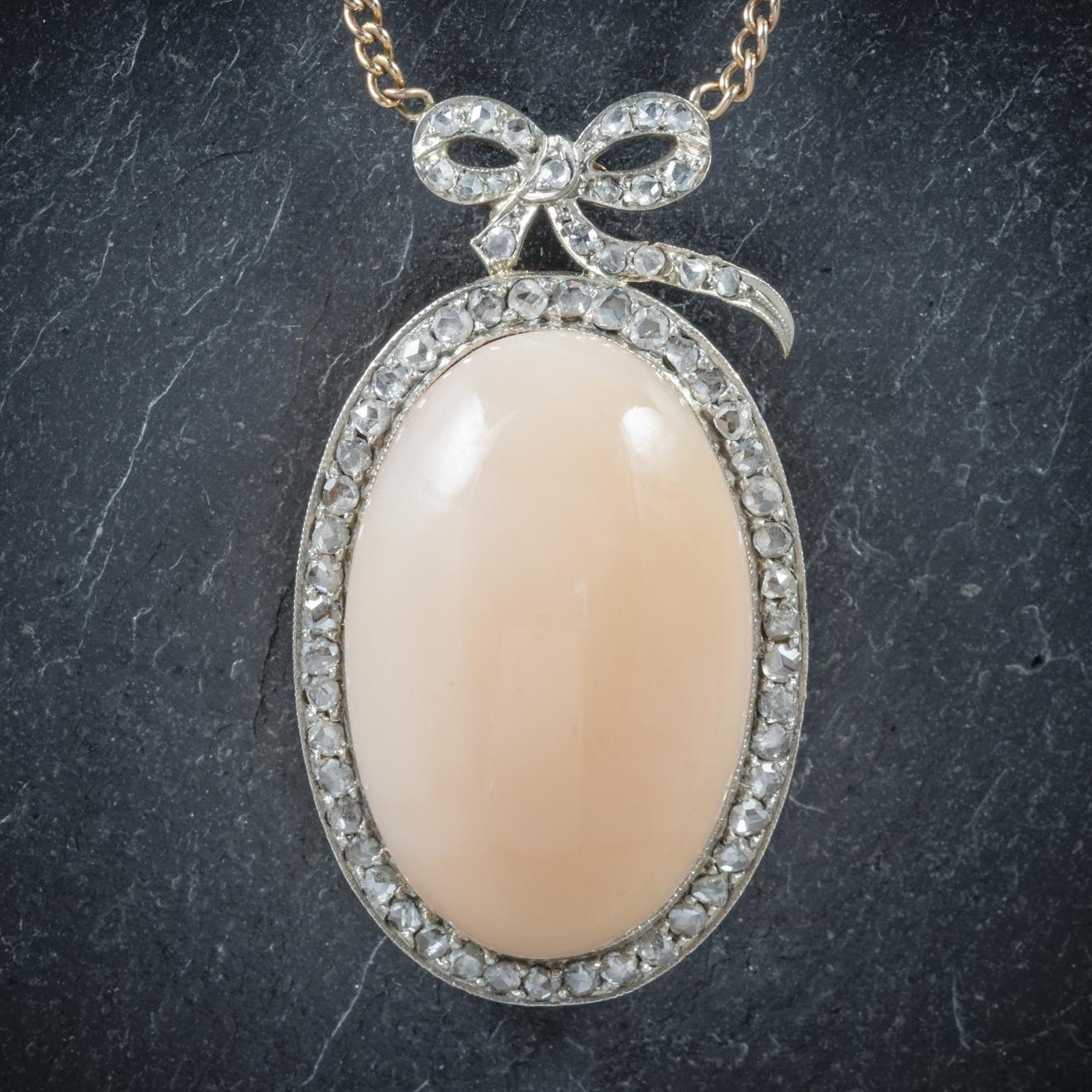 Antique Edwardian Coral 18 Carat Gold circa 1910 Pendant Necklace In Excellent Condition For Sale In Lancaster , GB