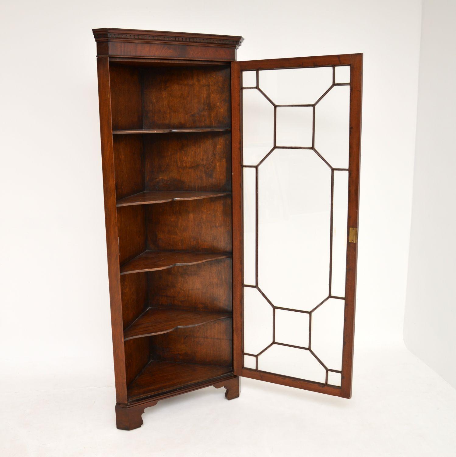 Antique Edwardian Corner Cabinet In Good Condition In London, GB