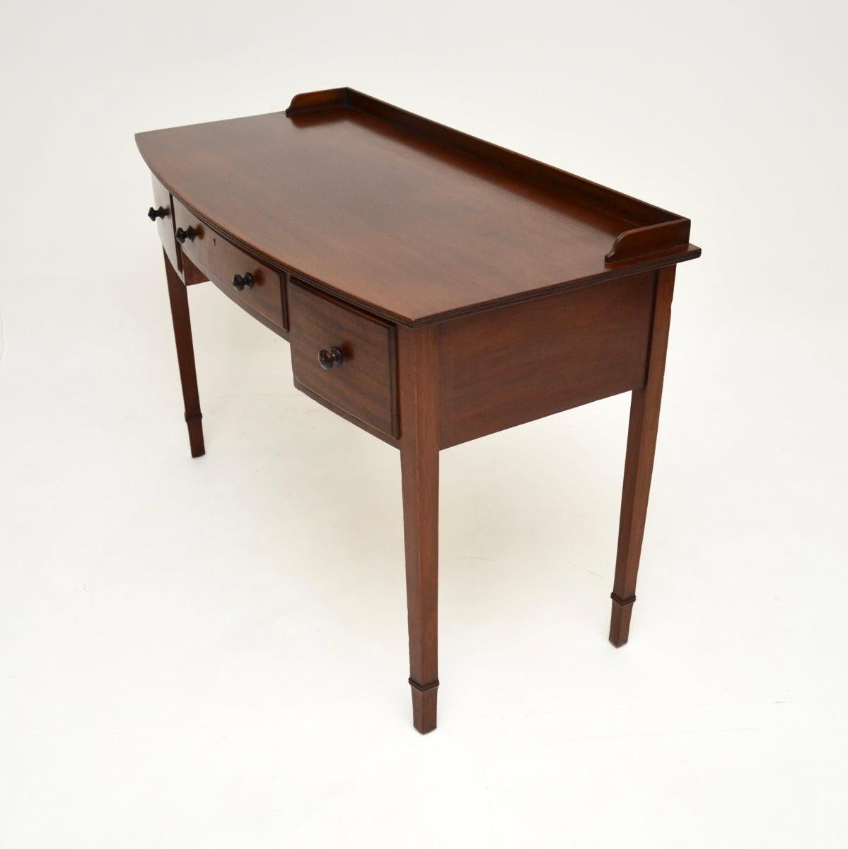 Antique Edwardian Desk / Writing Table In Good Condition For Sale In London, GB