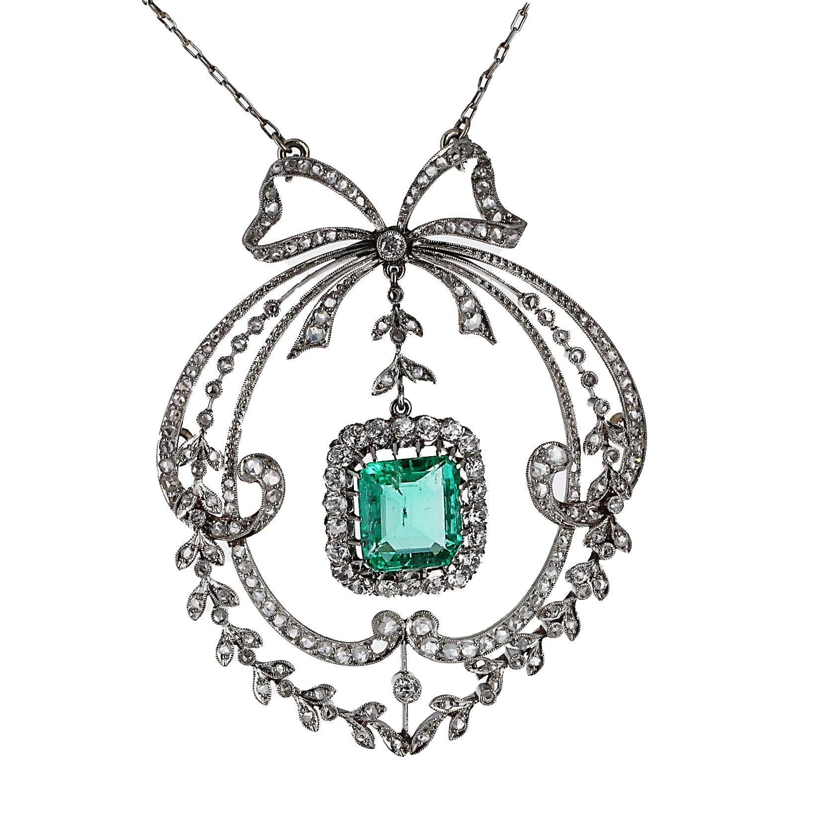 Emerald Cut Antique Belle Époque Diamond and Emerald Pendant Necklace. For Sale