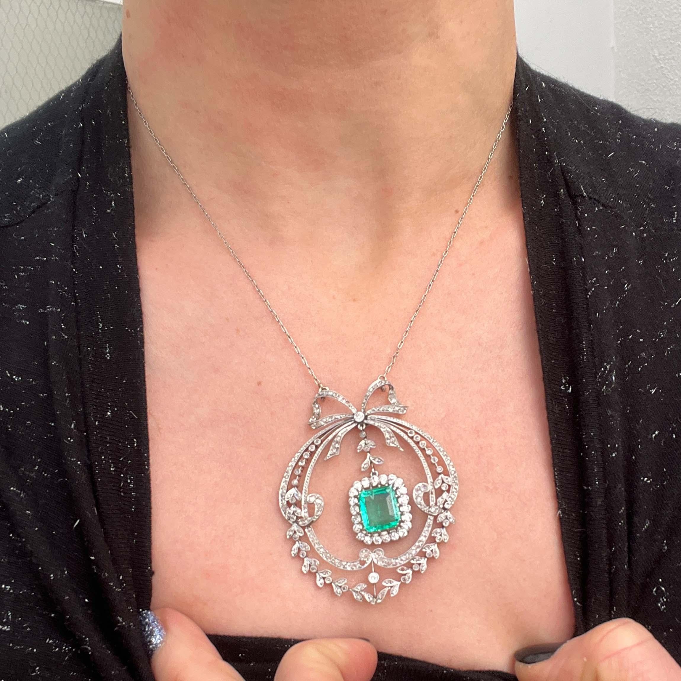 Antique Belle Époque Diamond and Emerald Pendant Necklace. For Sale 2