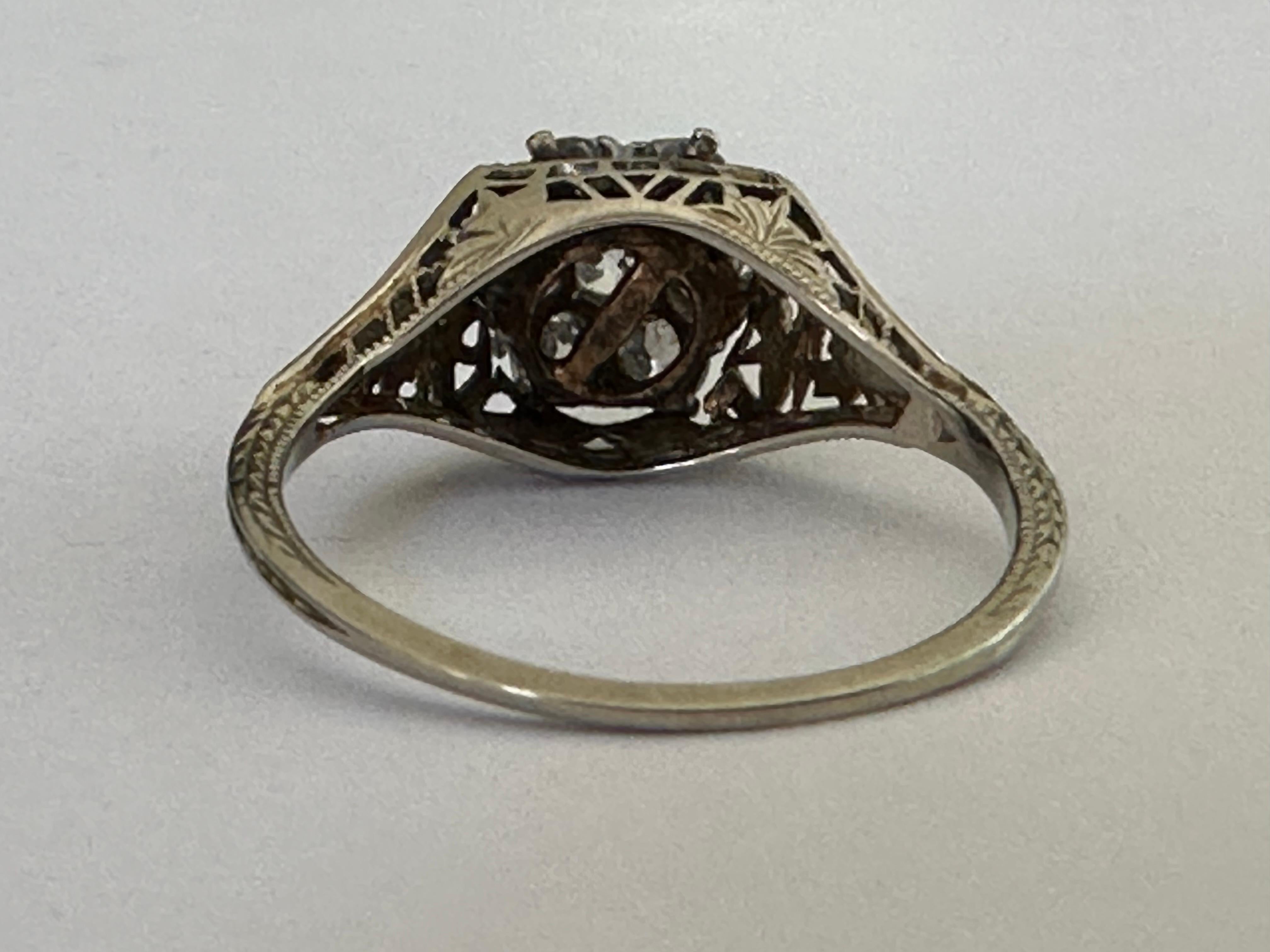 Antique Edwardian Diamond and Filigree Ring In Good Condition For Sale In Denver, CO