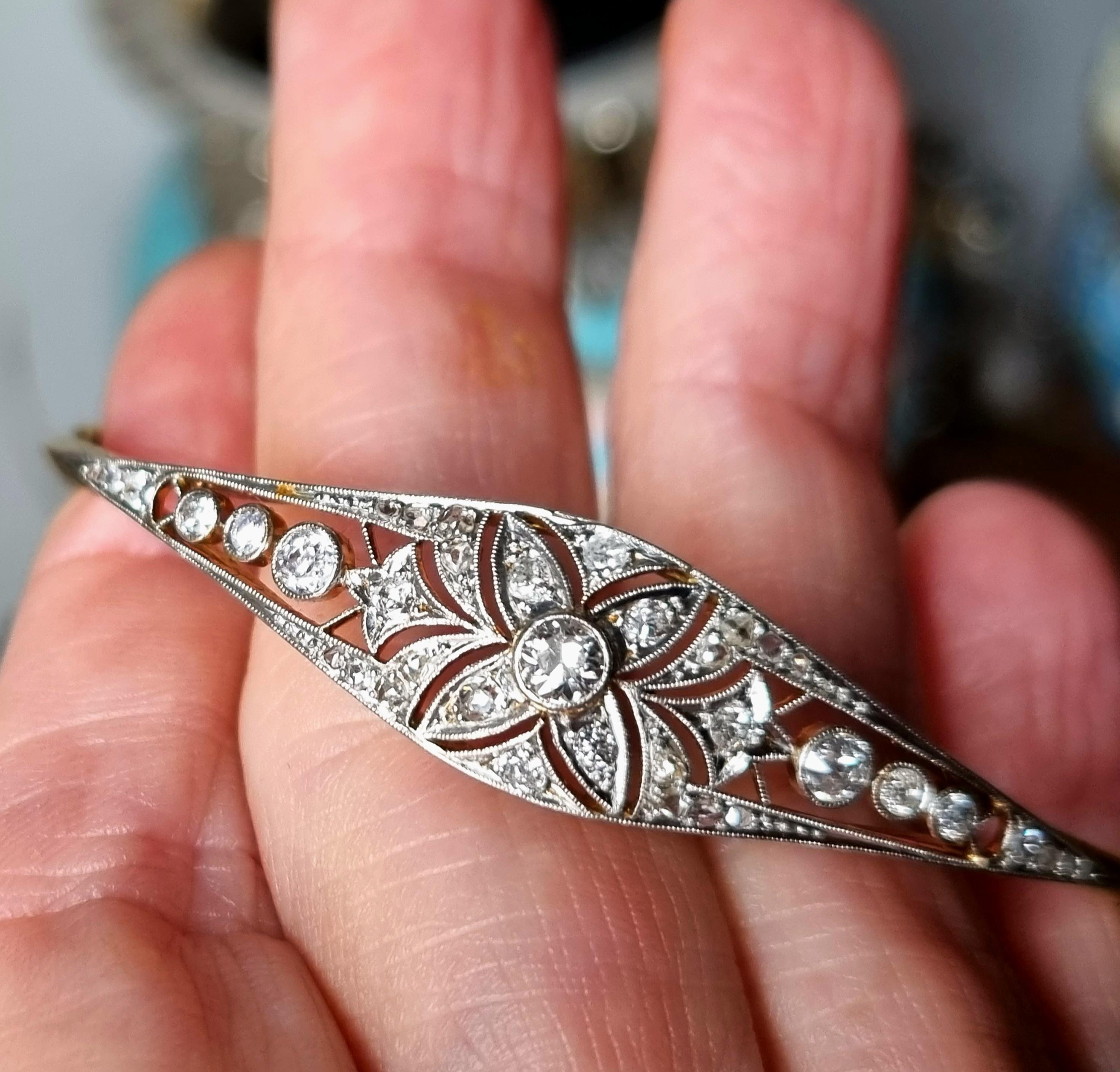Taille vieille Europe Bracelet jonc édouardien ancien en diamants (1901 - 1915) en vente