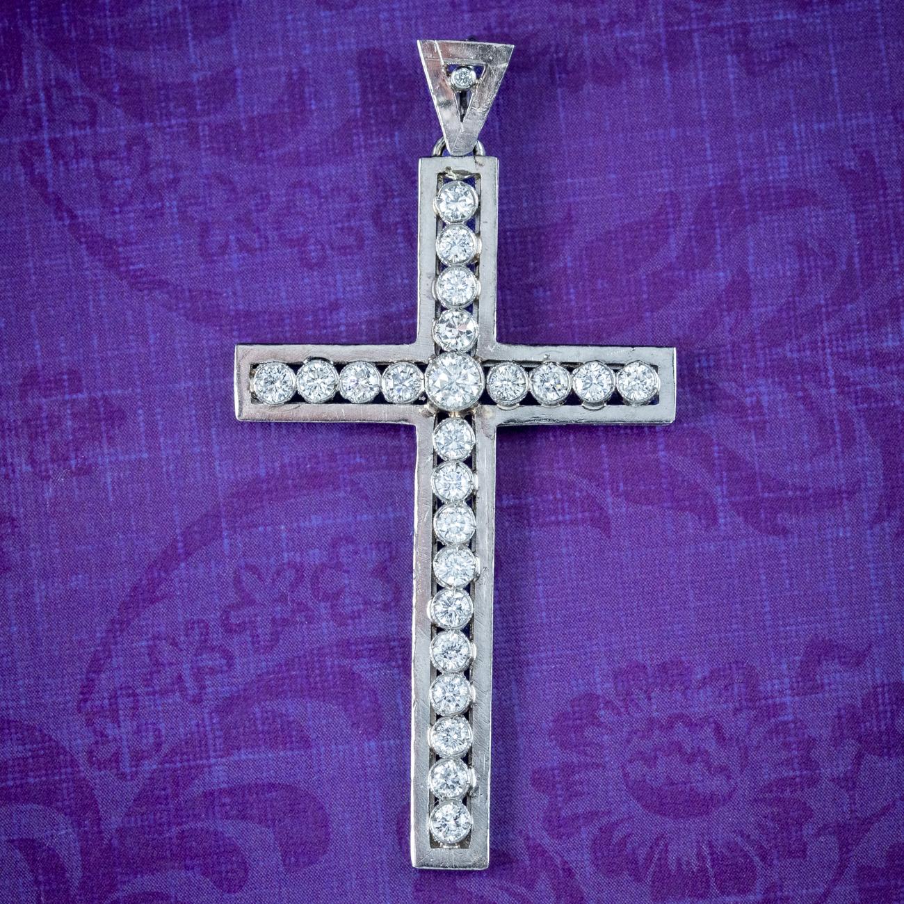 Édouardien Pendentif croix édouardien ancien en platine avec diamants de 1,2 carat en vente