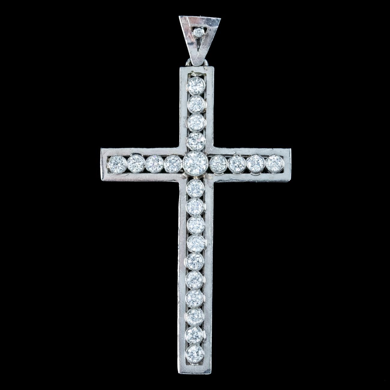 Taille brillant Pendentif croix édouardien ancien en platine avec diamants de 1,2 carat en vente