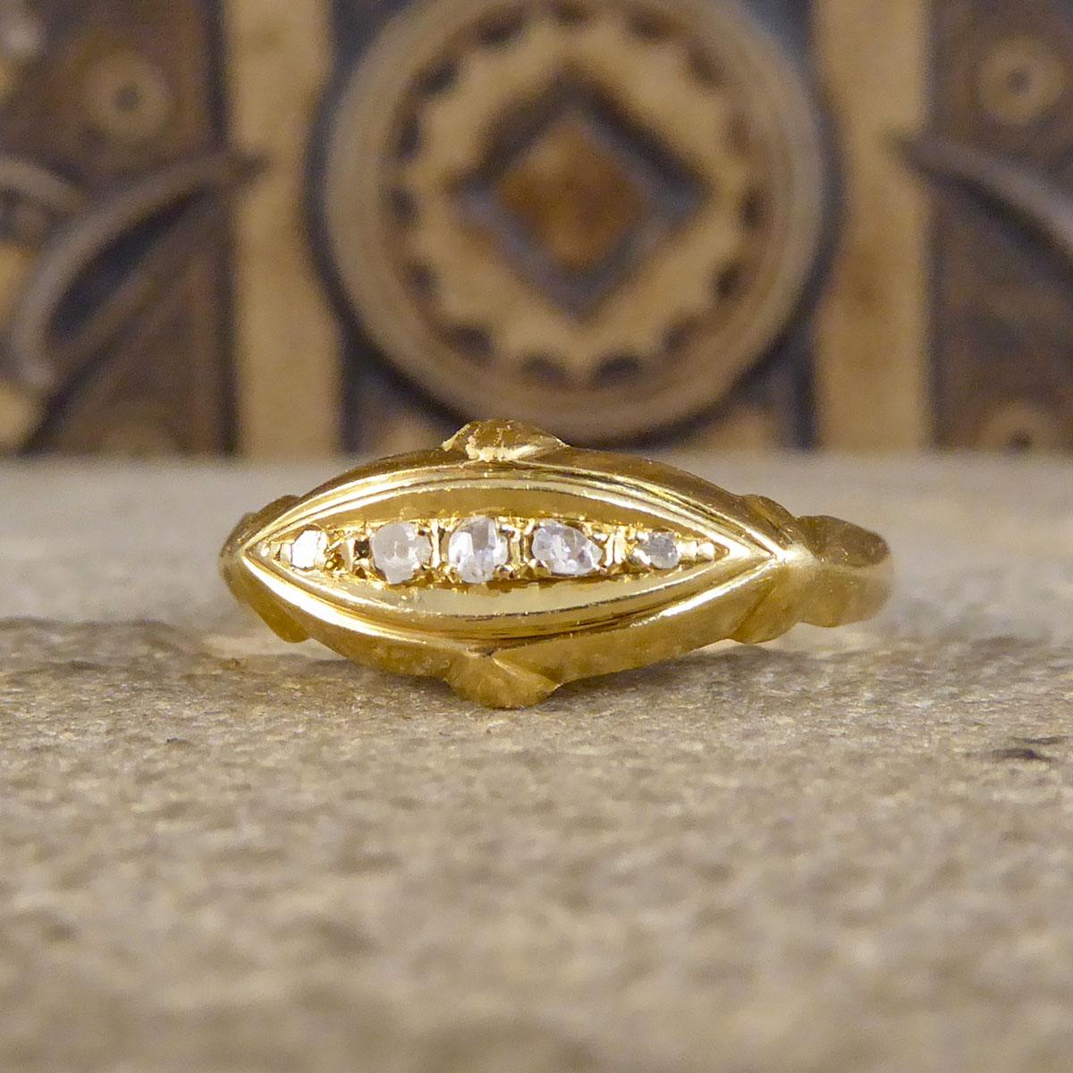 Antiker edwardianischer Diamant-Fischbootring mit fünf Steinen aus 18 Karat Gelbgold im Zustand „Gut“ in Yorkshire, West Yorkshire