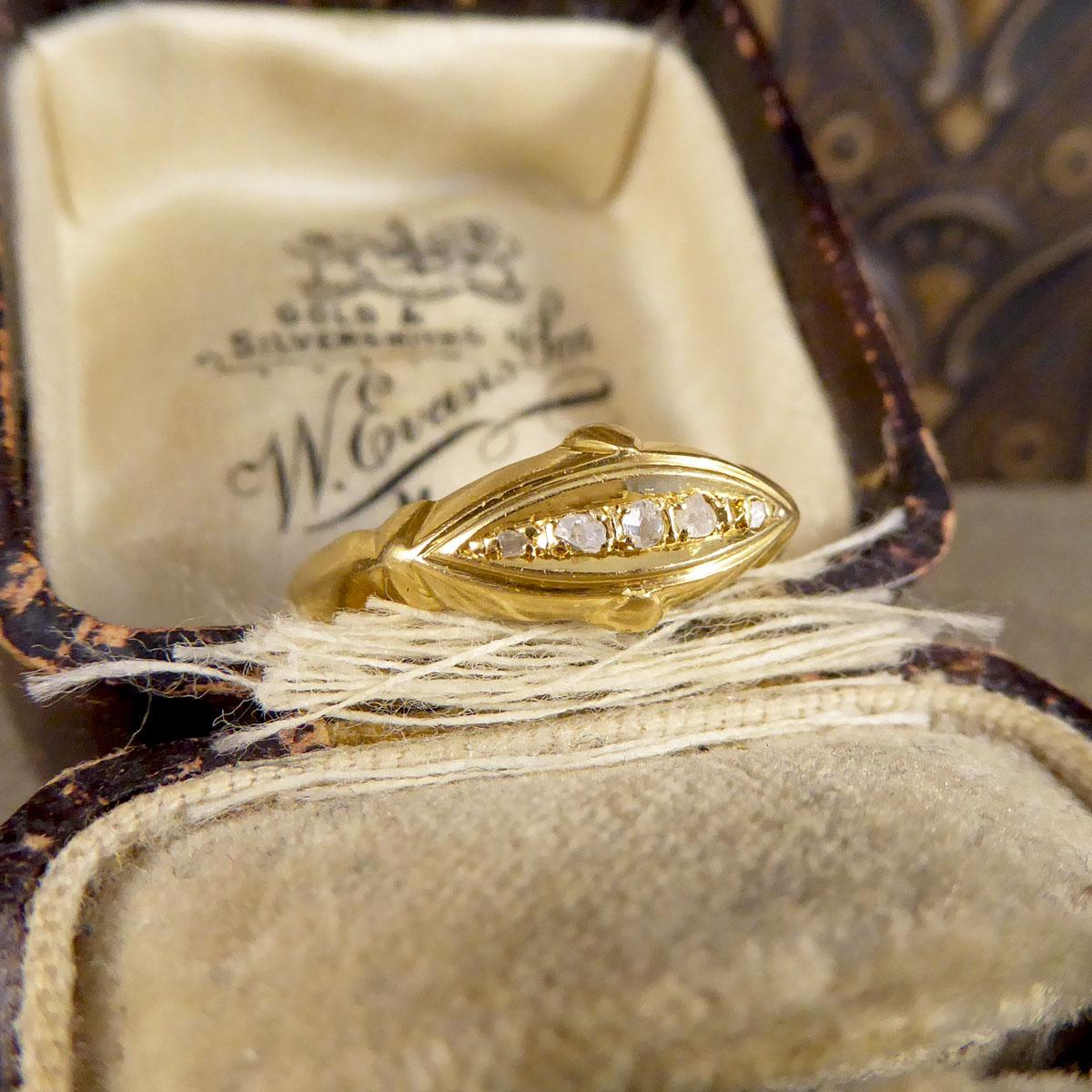 Antiker edwardianischer Diamant-Fischbootring mit fünf Steinen aus 18 Karat Gelbgold 3