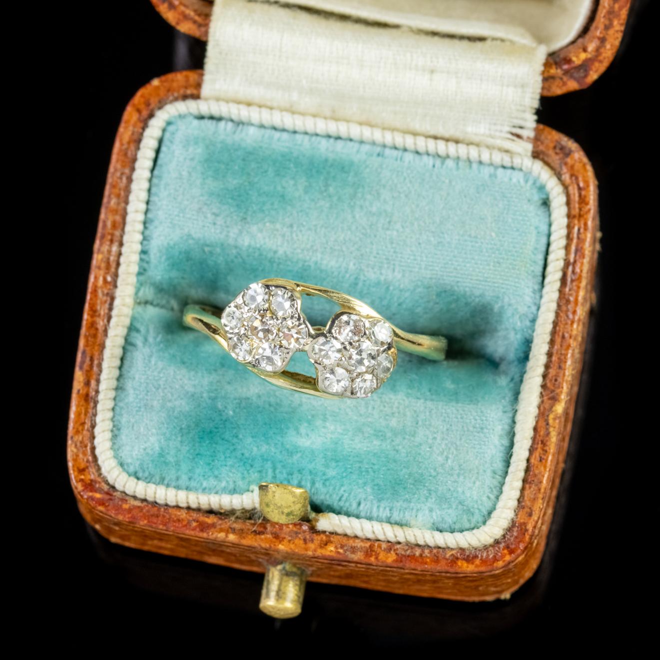 Antique Edwardian Diamond Flower Cluster Ring 18 Carat Gold, circa 1910 For Sale 2