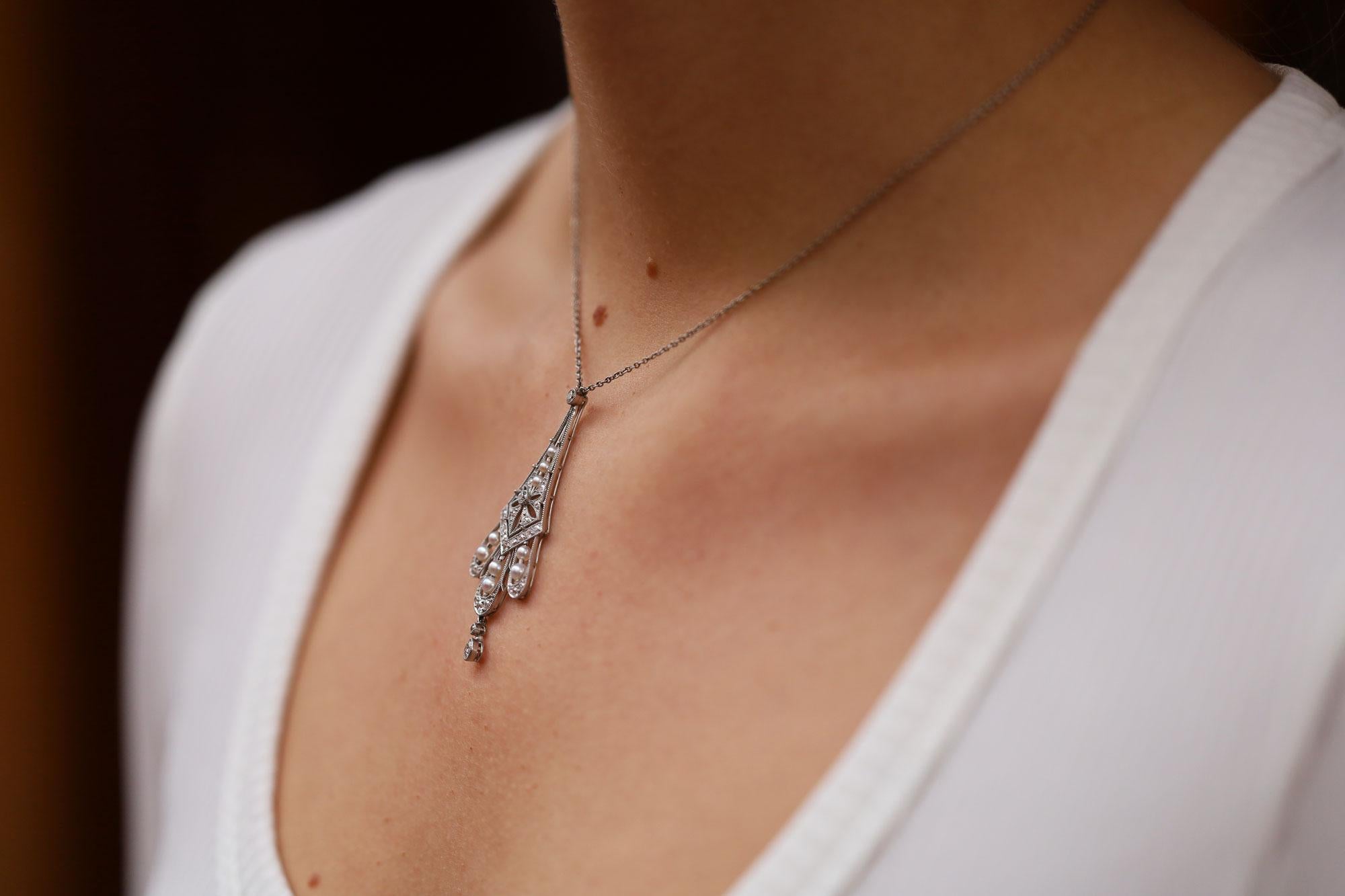 Women's or Men's Antique Edwardian Diamond & Pearl Lavalière Platinum Necklace For Sale
