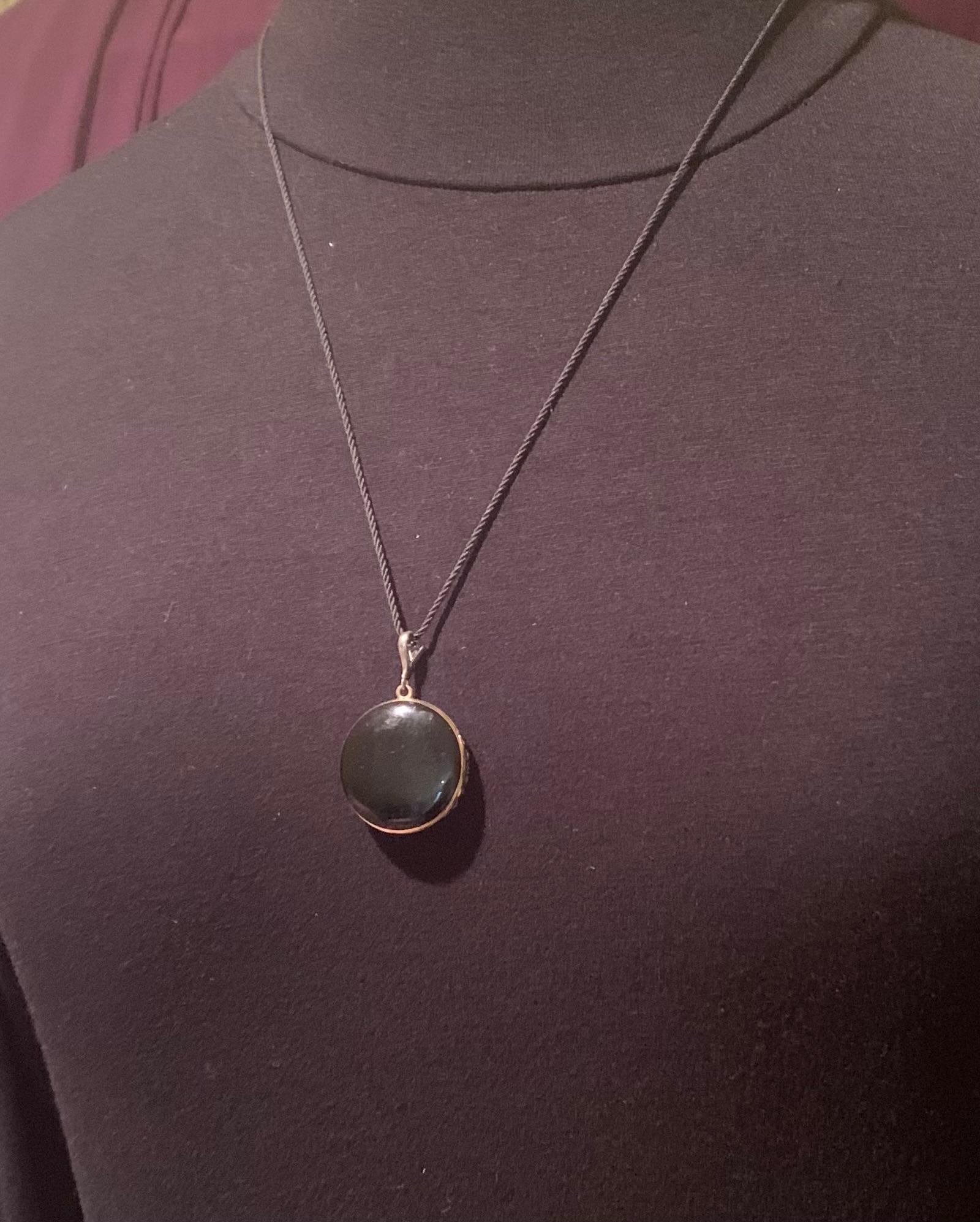 Femenino o masculino Antique Edwardian Diamond Platinum Enamel 14K Yellow Gold Double Locket Pendant en venta