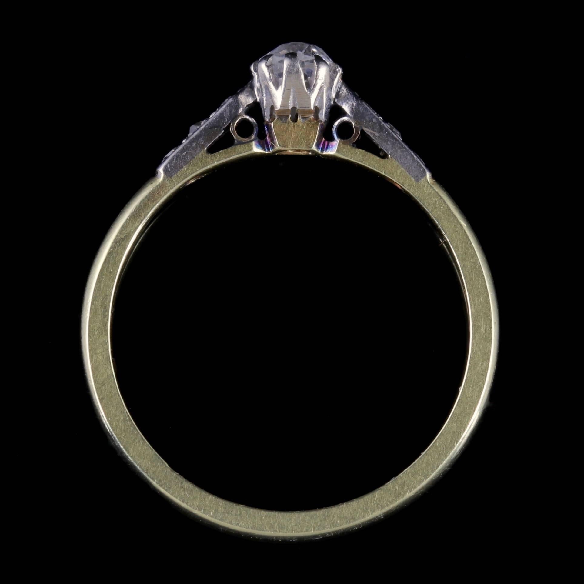 Antique Edwardian Diamond Ring 18 Carat Gold Engagement Ring, circa 1915 2