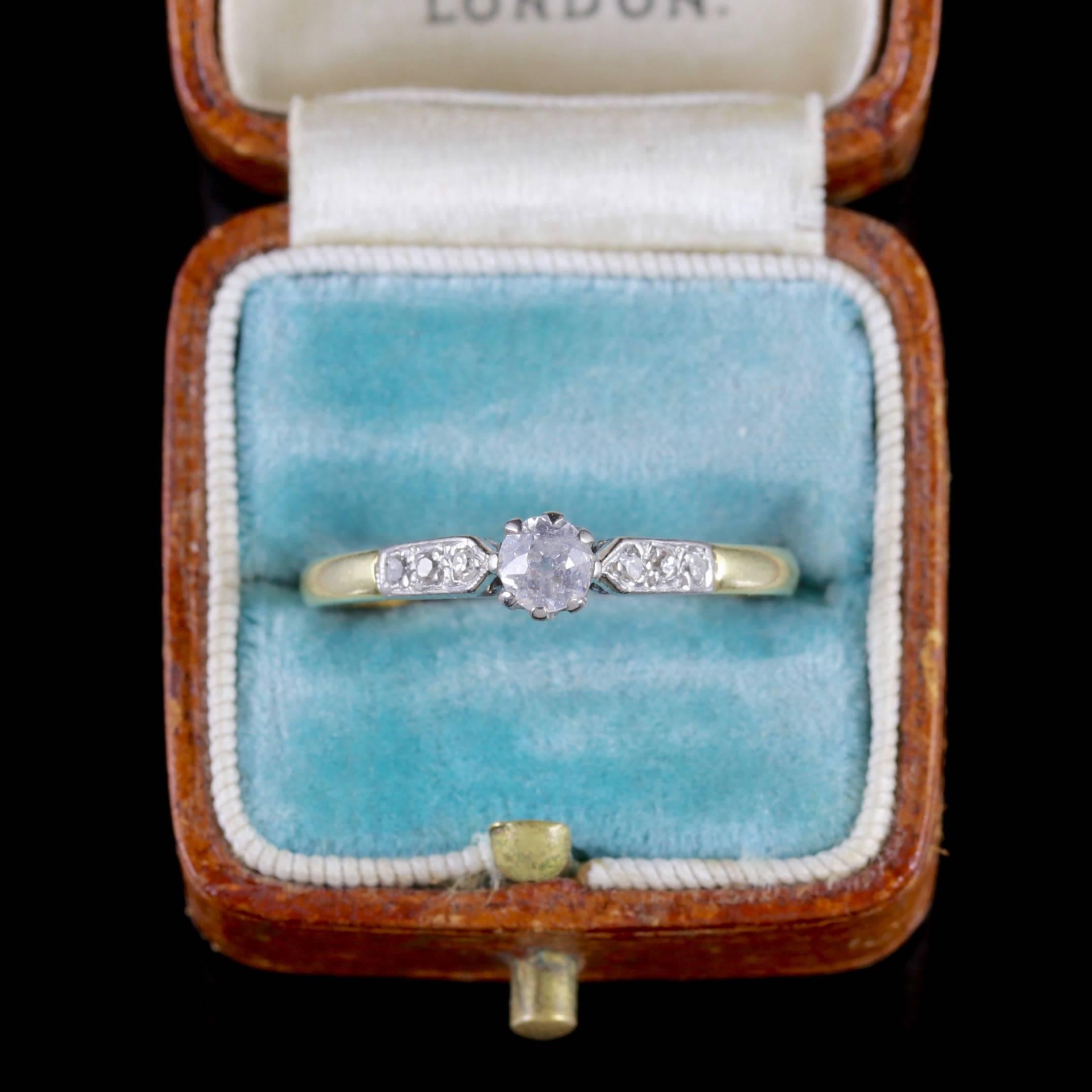 Antique Edwardian Diamond Ring 18 Carat Gold Engagement Ring, circa 1915 3