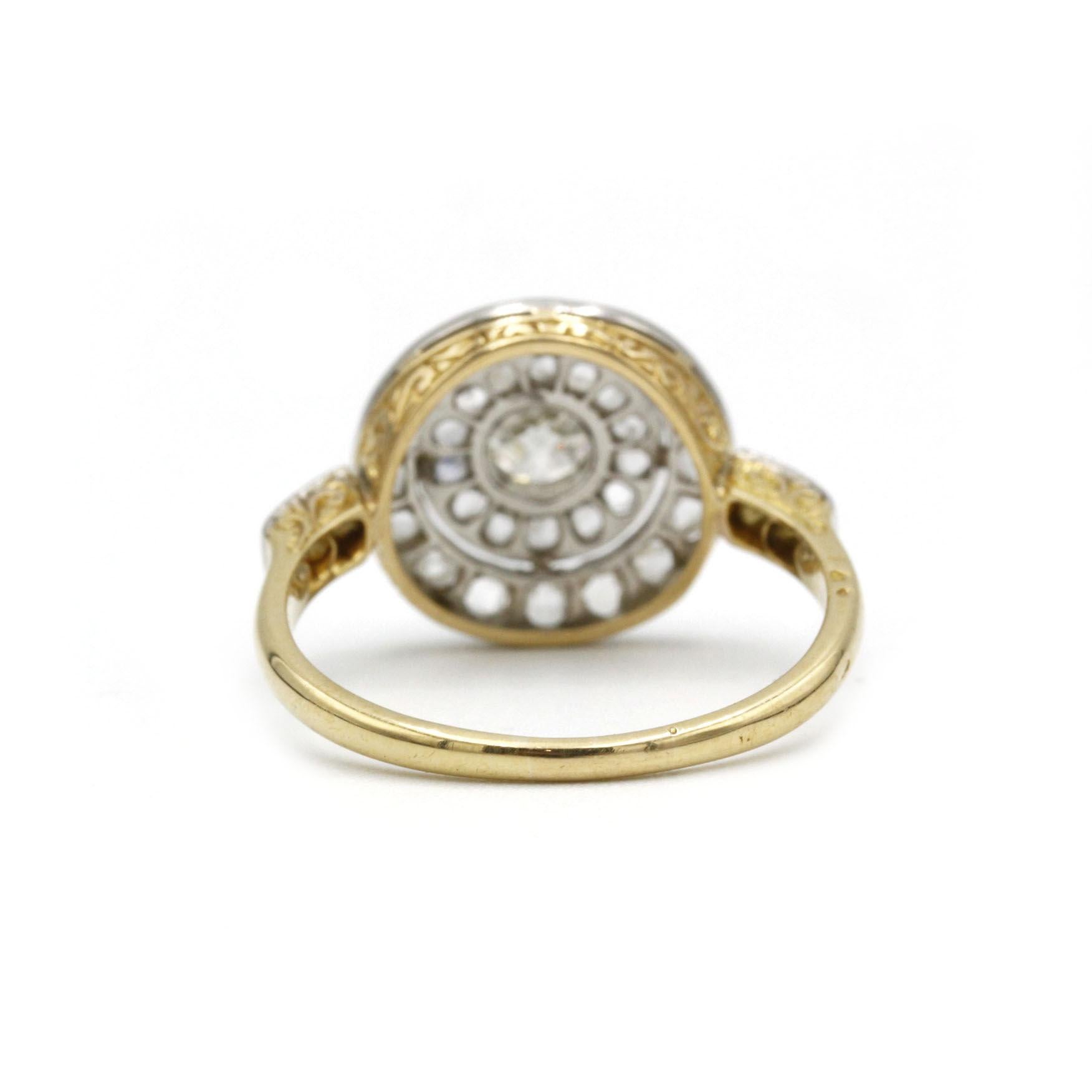 Women's Antique Edwardian Diamond Ring in 18k Gold with Rose-Cut Accents, c.1910 For Sale