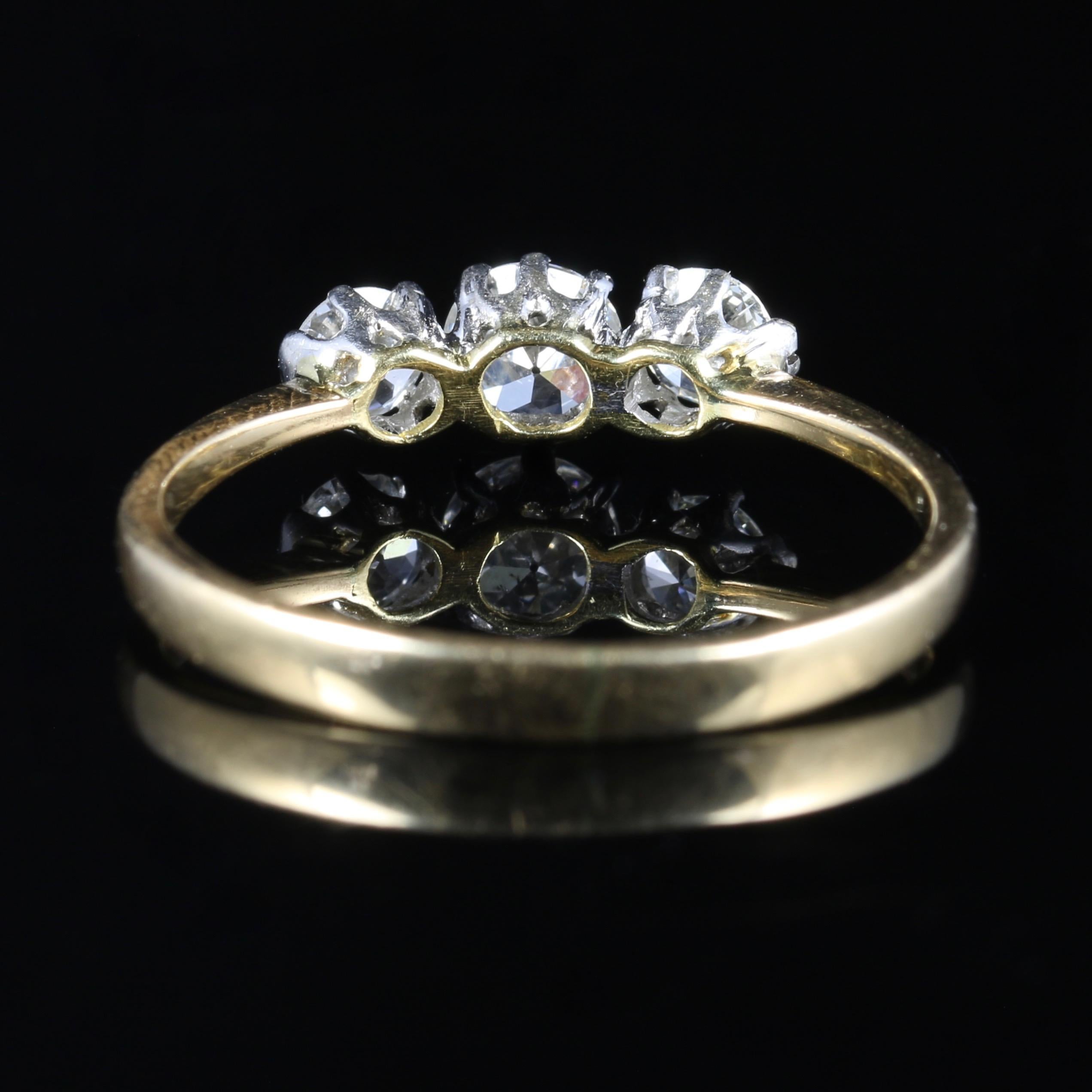 Antique Edwardian Diamond Trilogy Ring 18 Carat Platinum, circa 1915 im Zustand „Hervorragend“ in Lancaster, Lancashire