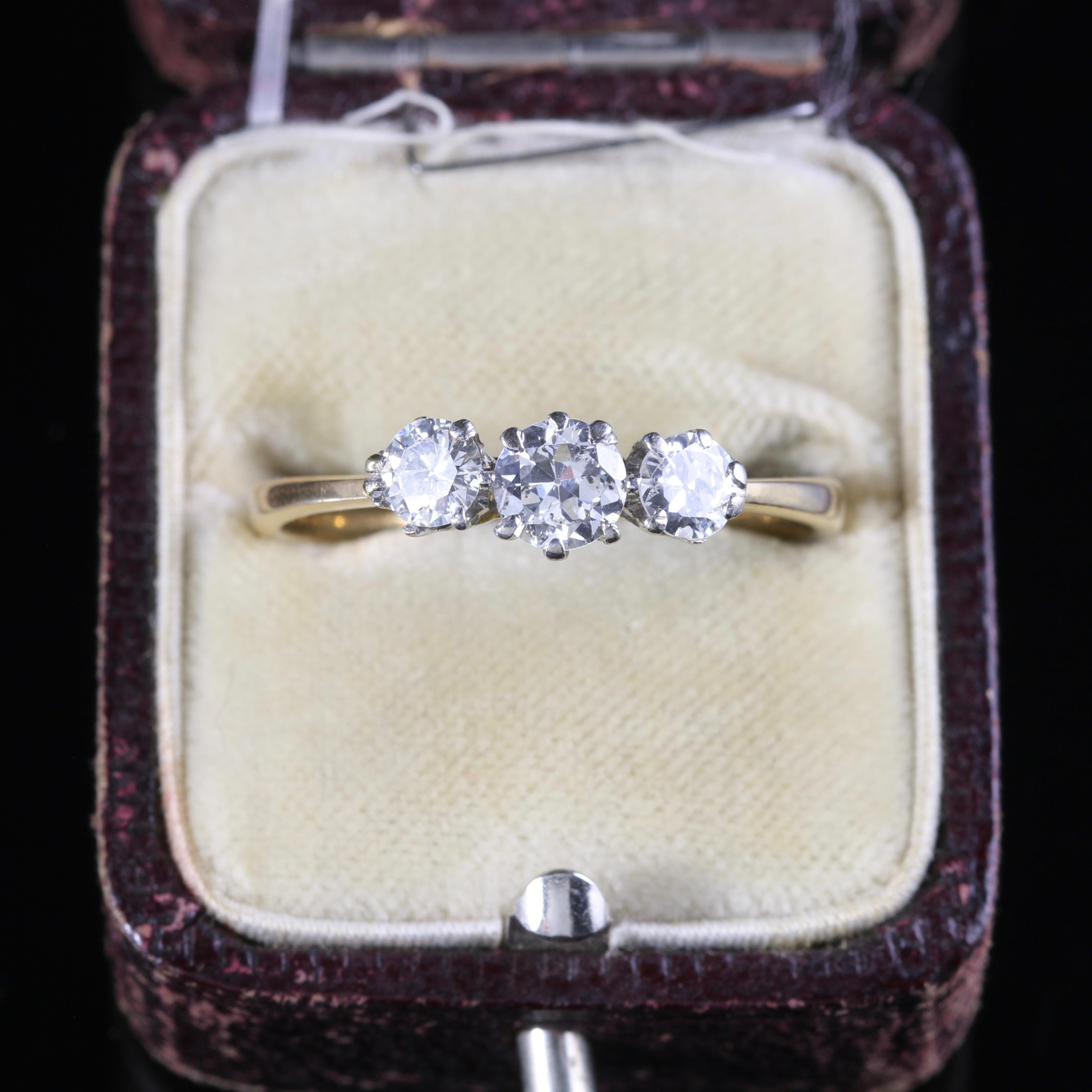Antique Edwardian Diamond Trilogy Ring 18 Carat Platinum, circa 1915 3