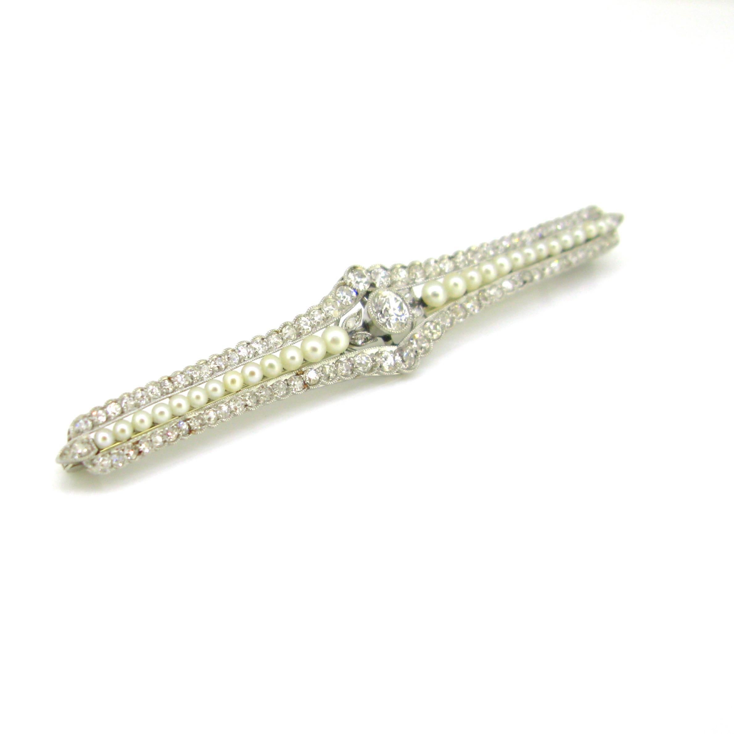 Antique Edwardian Diamonds and Pearls Brooch, 18kt Gold and Platinum, circa 1910 In Good Condition In London, GB