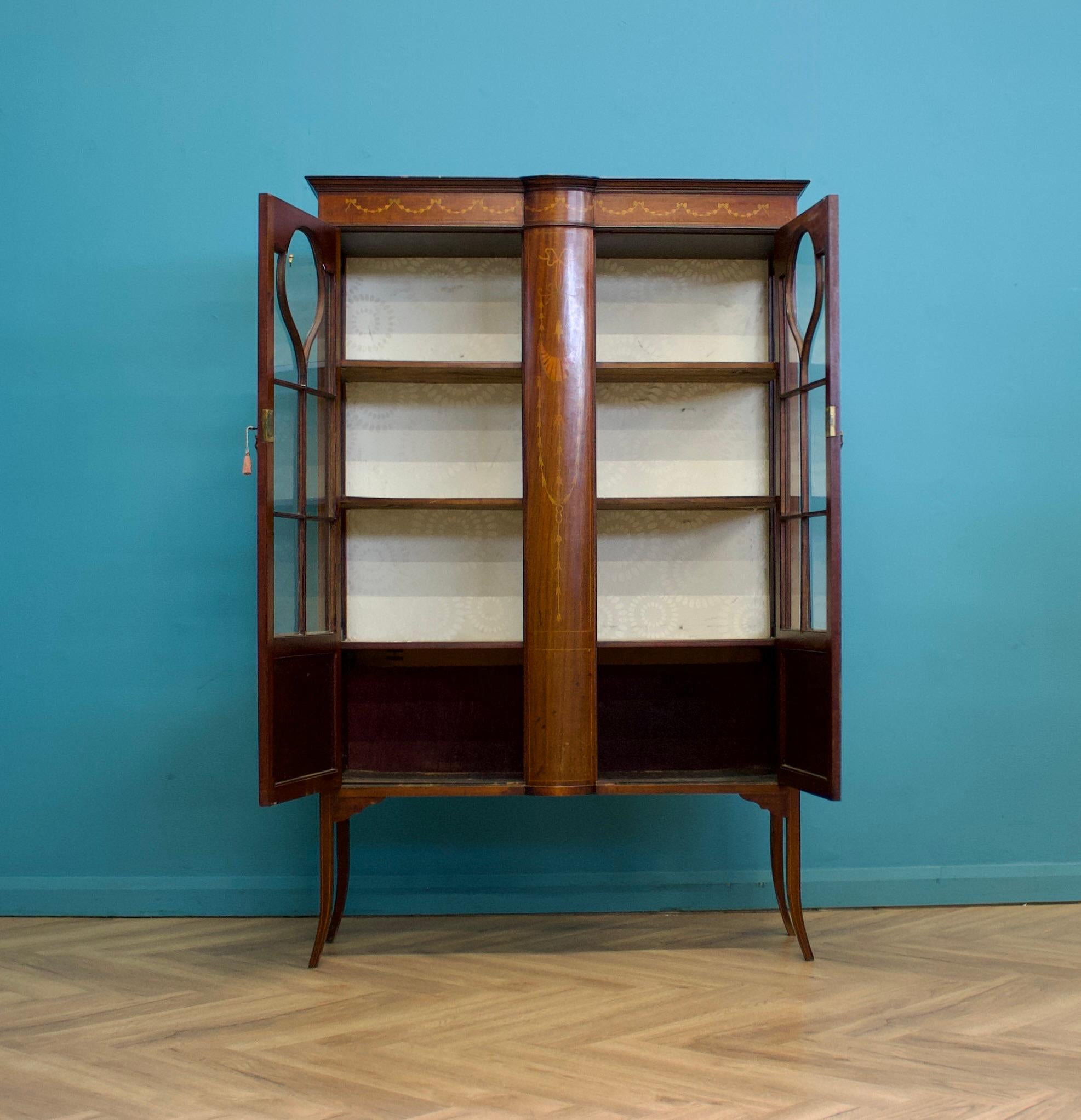 Britannico Antico mobile da esposizione edoardiano, 1900 in vendita