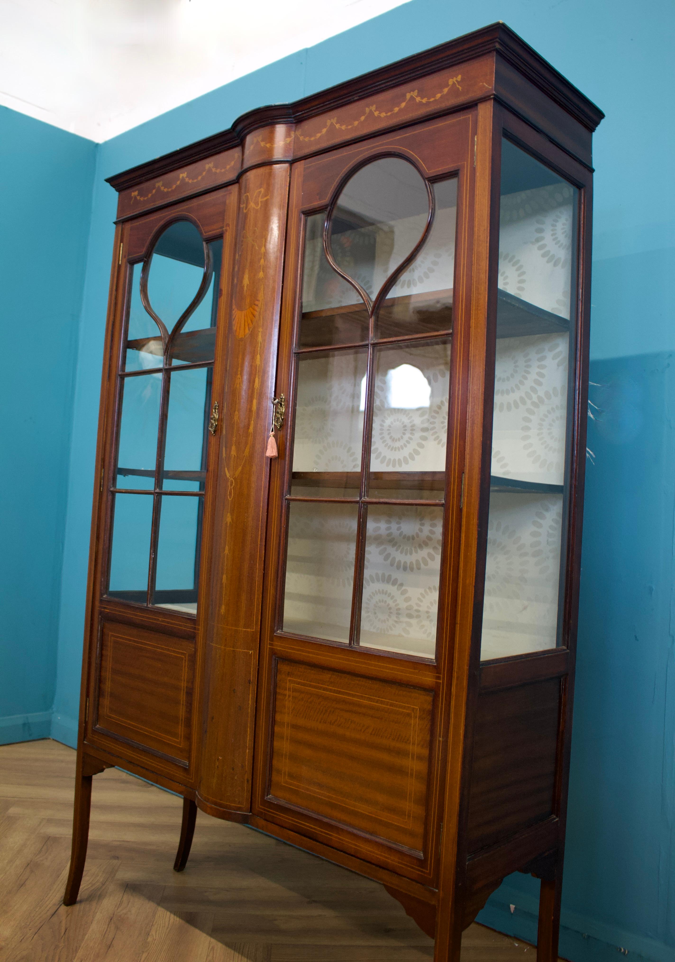 Falegnameria Antico mobile da esposizione edoardiano, 1900 in vendita