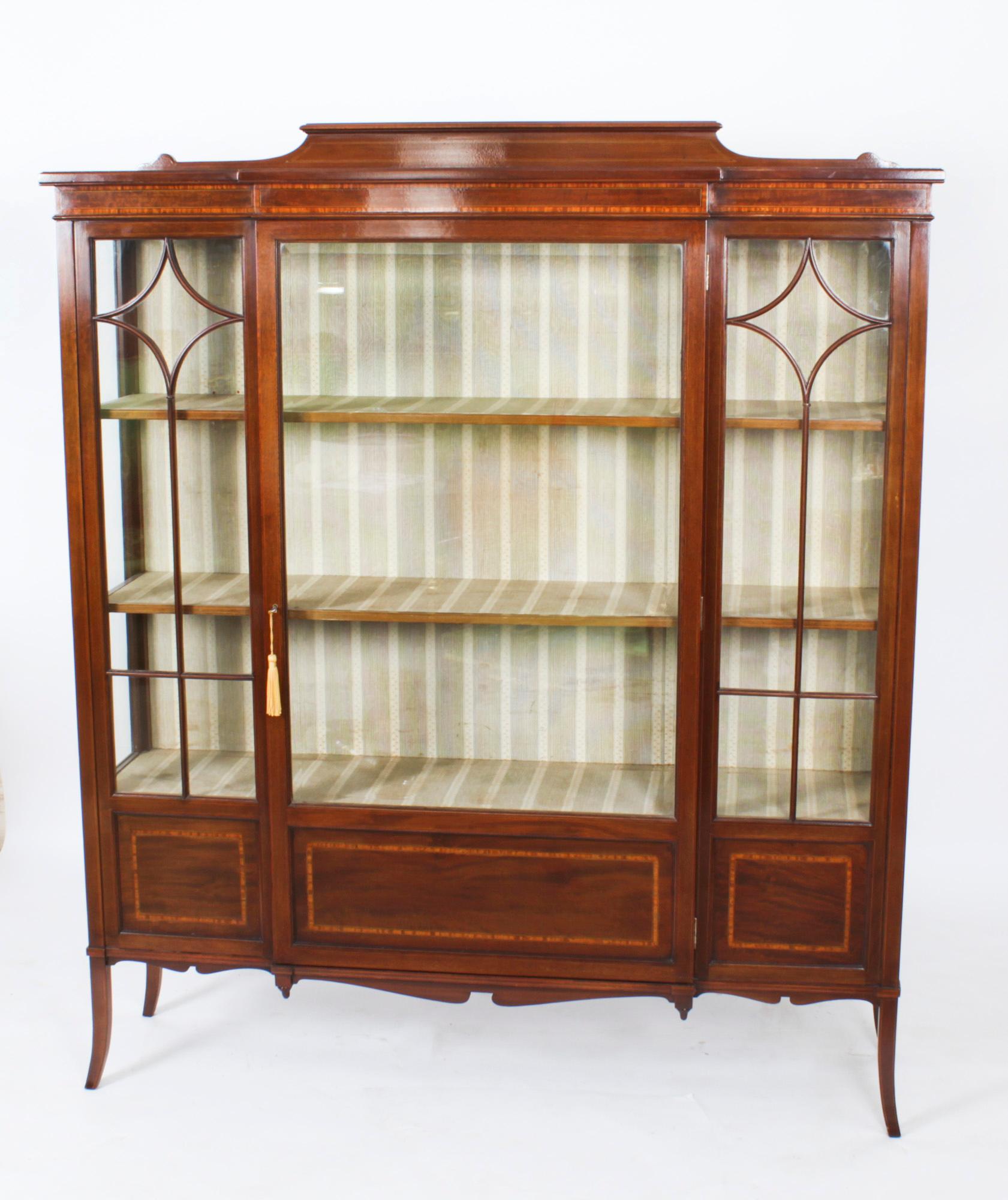 Antique Edwardian Display Cabinet by Maple & Co C1900 In Good Condition In London, GB