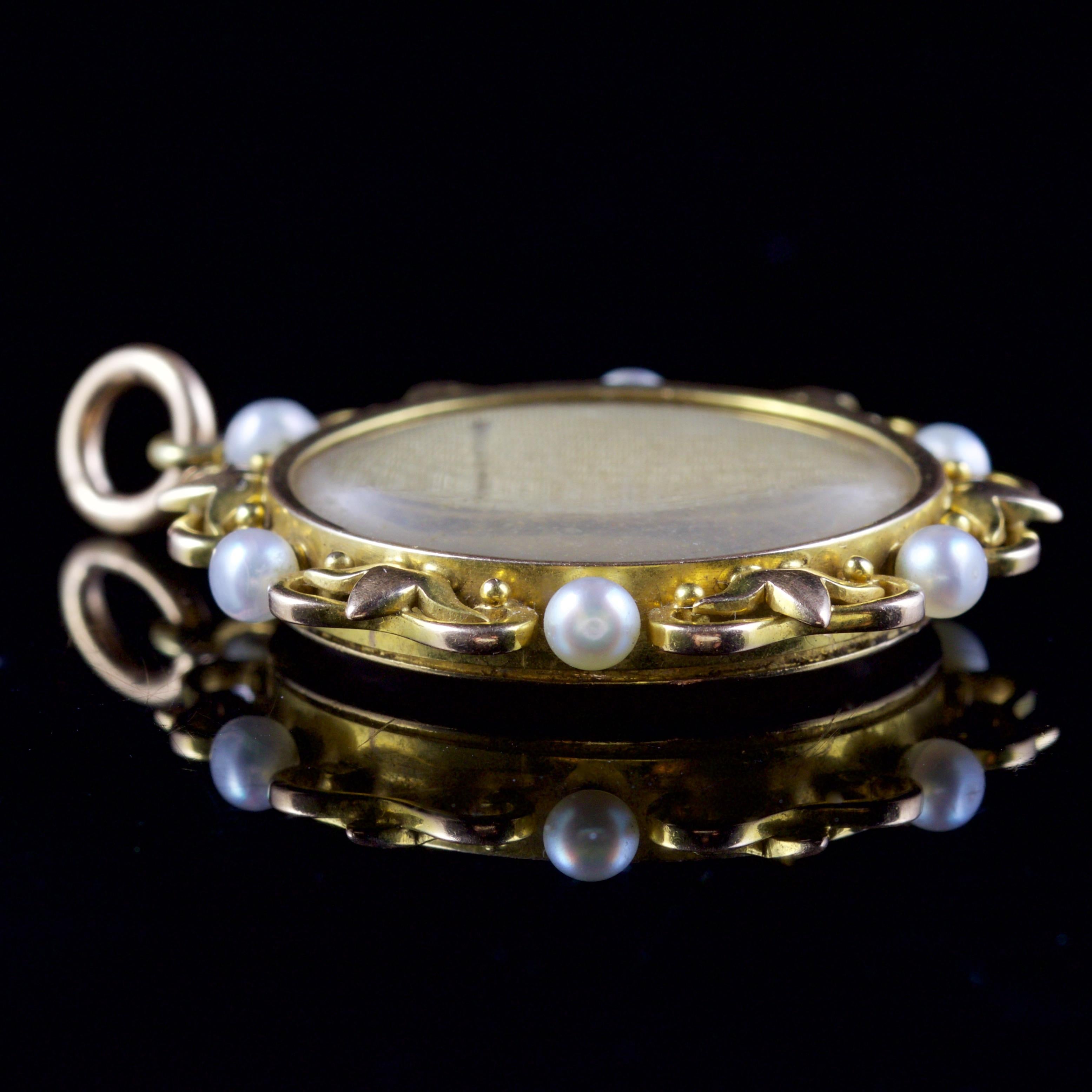 Antique Edwardian Double Locket Pendant Pearl 18 Carat Gold, circa 1915 In Excellent Condition In Lancaster, Lancashire