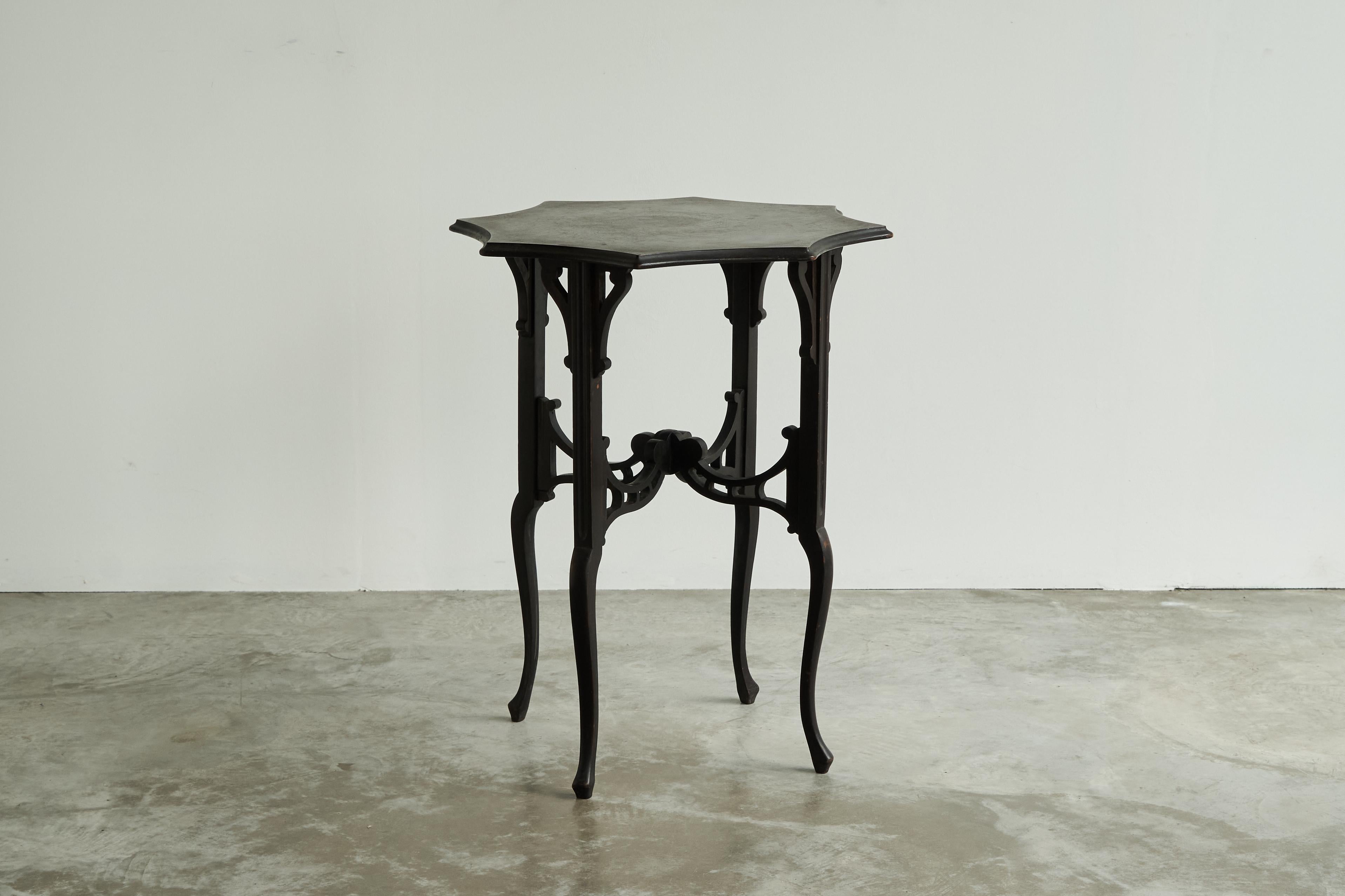Antique Edwardian Ebonized Arts and Crafts Side Table Early 1900's In Good Condition For Sale In Meer, VAN