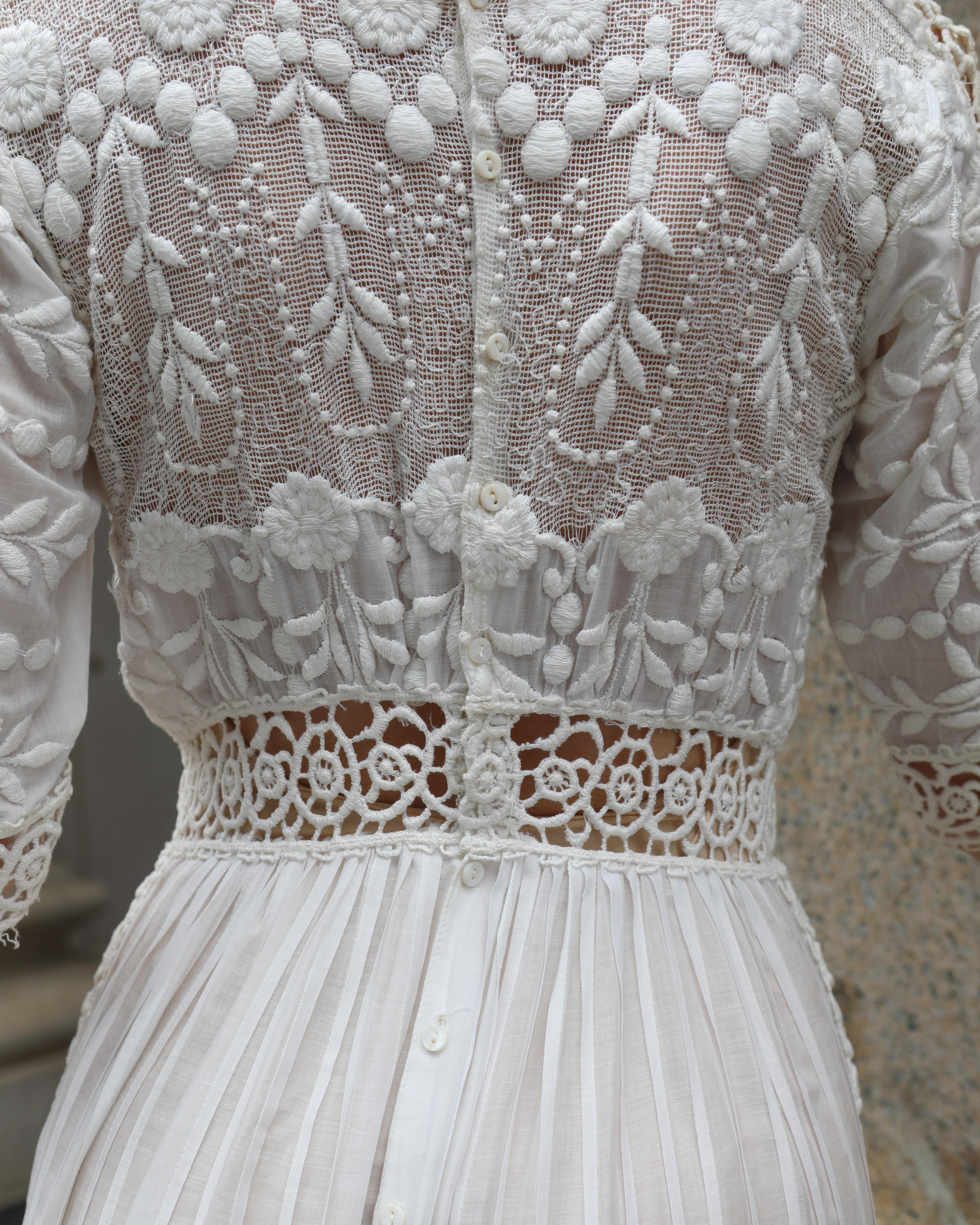 Antique Edwardian Embroidered Ivory Lace Dress For Sale 5