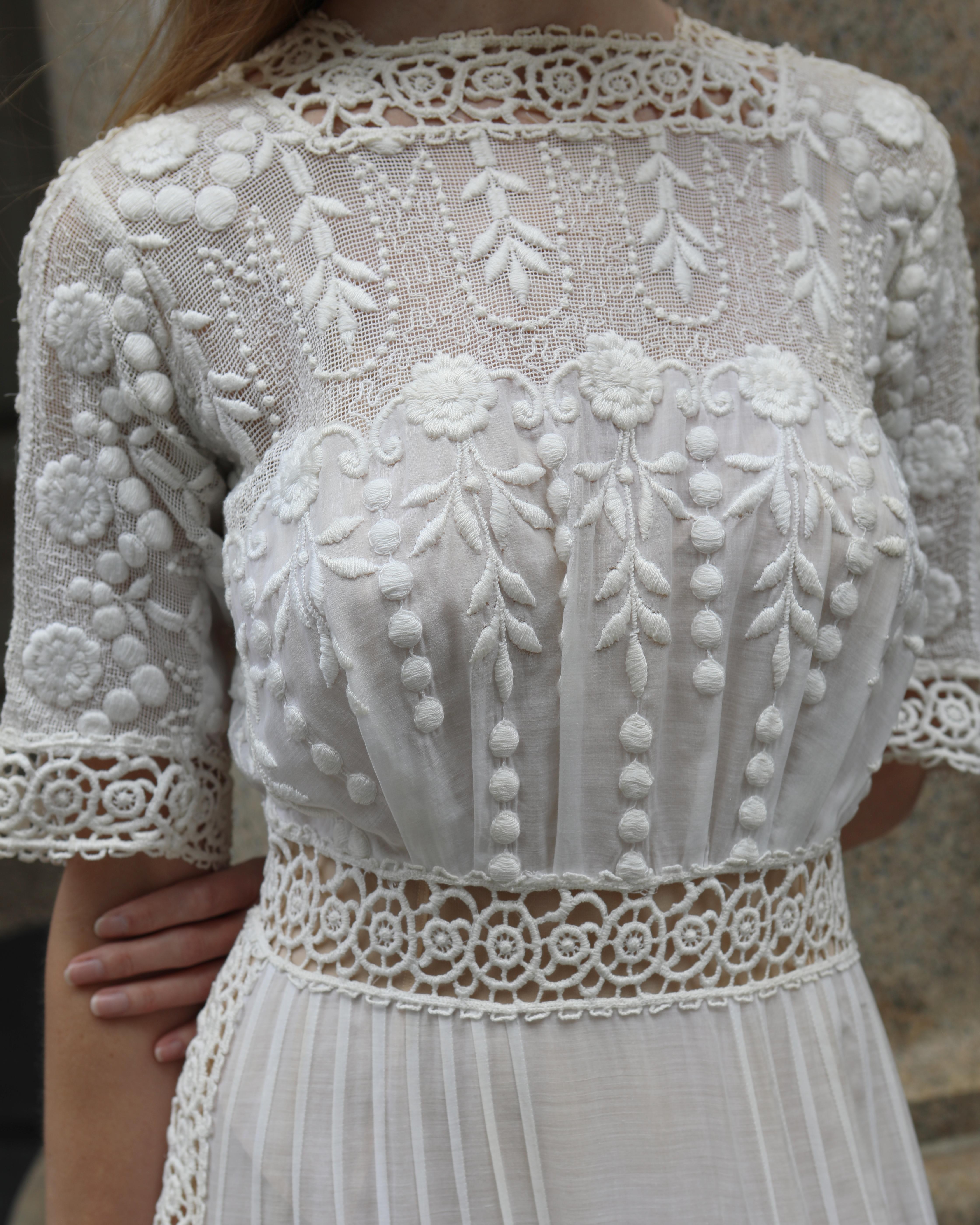 Women's Antique Edwardian Embroidered Ivory Lace Dress For Sale