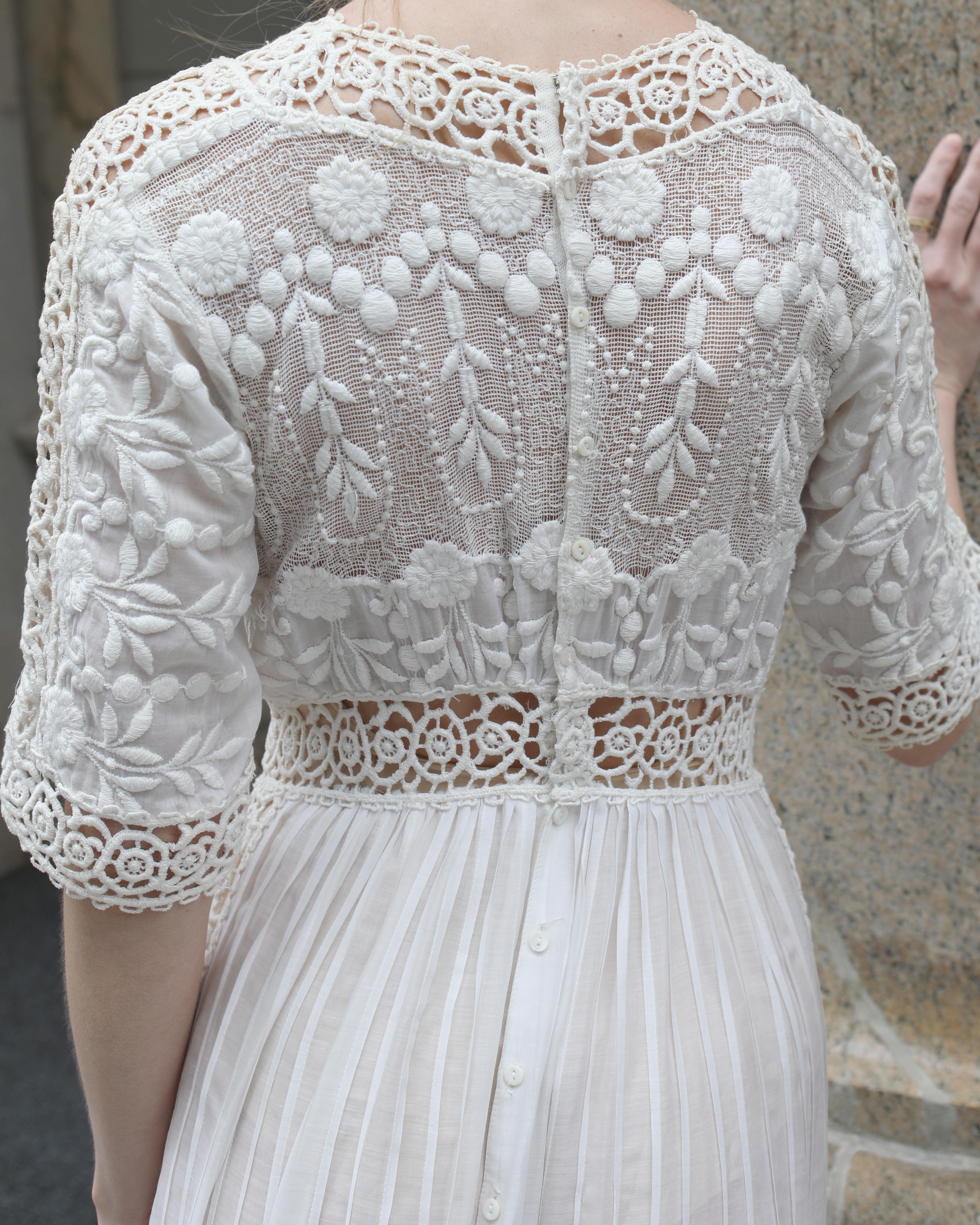 Antique Edwardian Embroidered Ivory Lace Dress For Sale 4