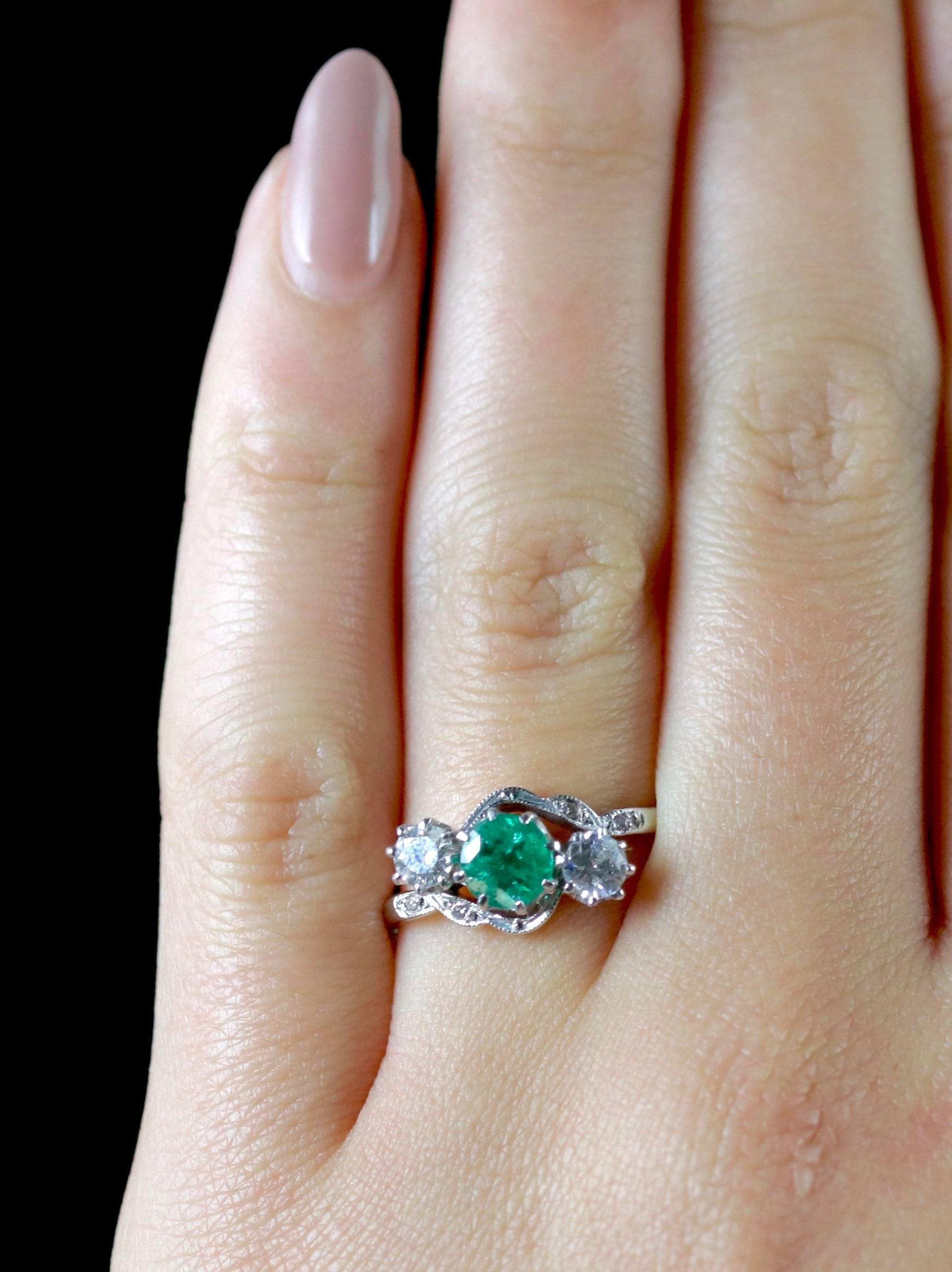Antique Edwardian Emerald Diamond Ring 18 Carat Plat Twist Ring, circa 1915 2