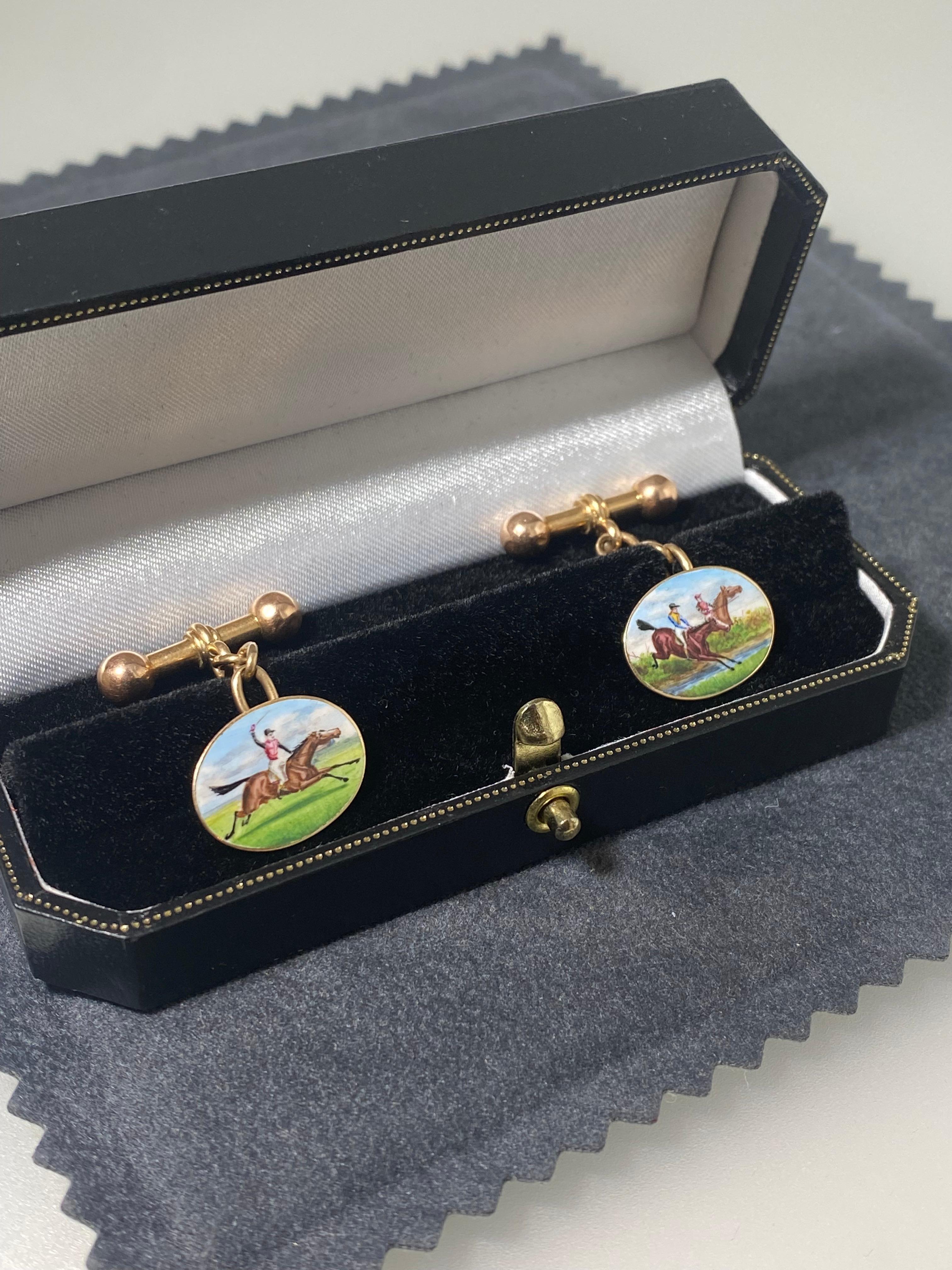 Antique Edwardian English 15K Rose Gold Horse-Racing Scenes Handmade Cufflinks In Excellent Condition For Sale In MELBOURNE, AU