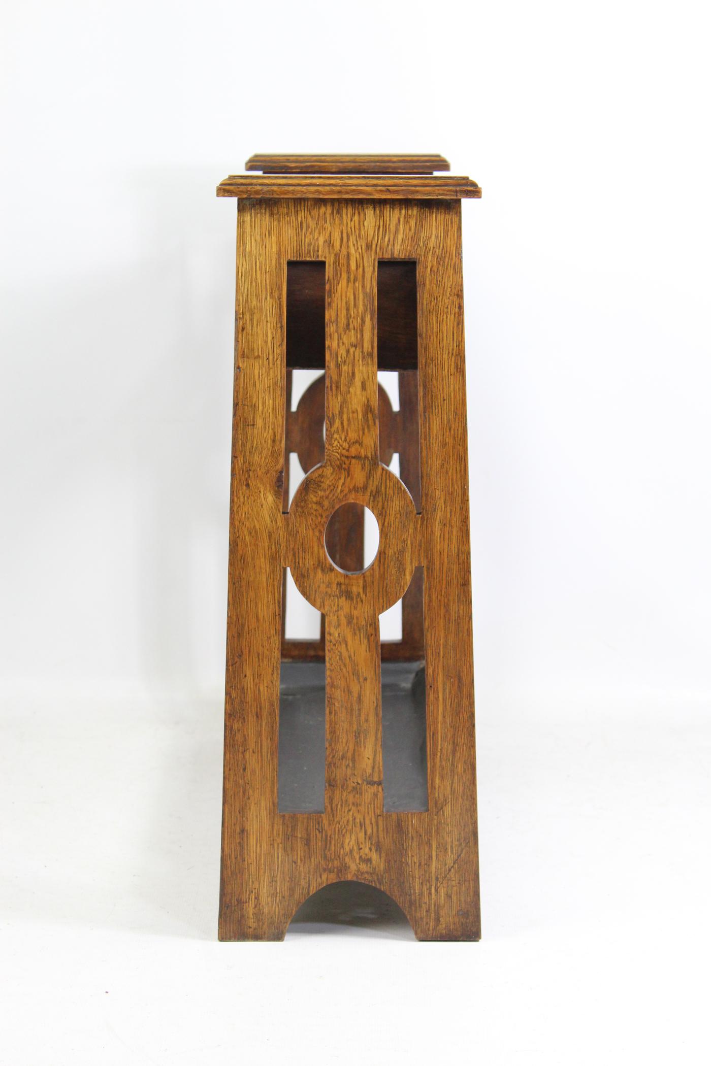 Antique Edwardian English Arts & Crafts Oak Umbrella Stand Stick Stand Hall Unit In Good Condition In Leeds, West Yorkshire