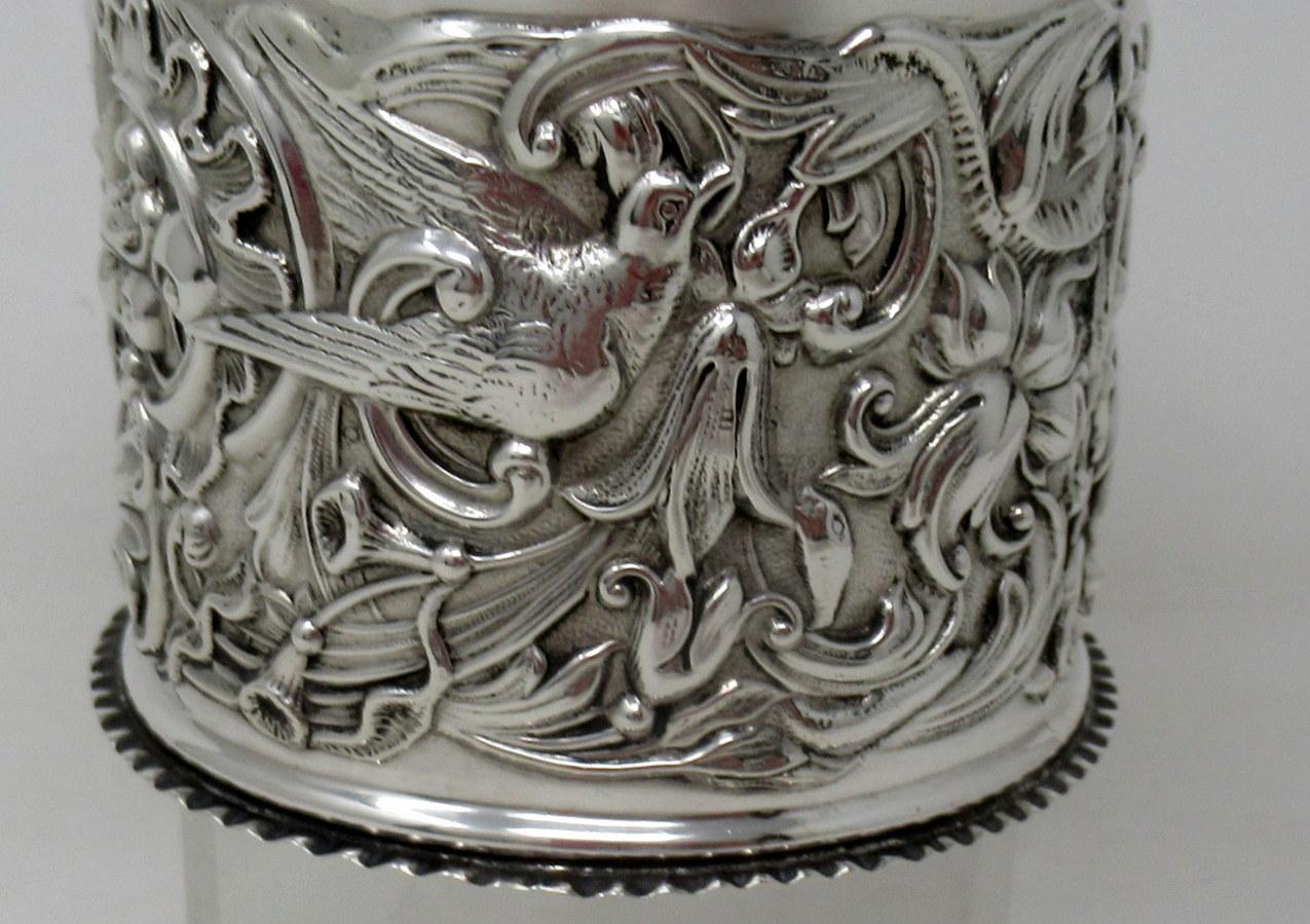 Antique Edwardian English Sterling Silver Wine Bottle Coaster William Comyns In Good Condition In Dublin, Ireland