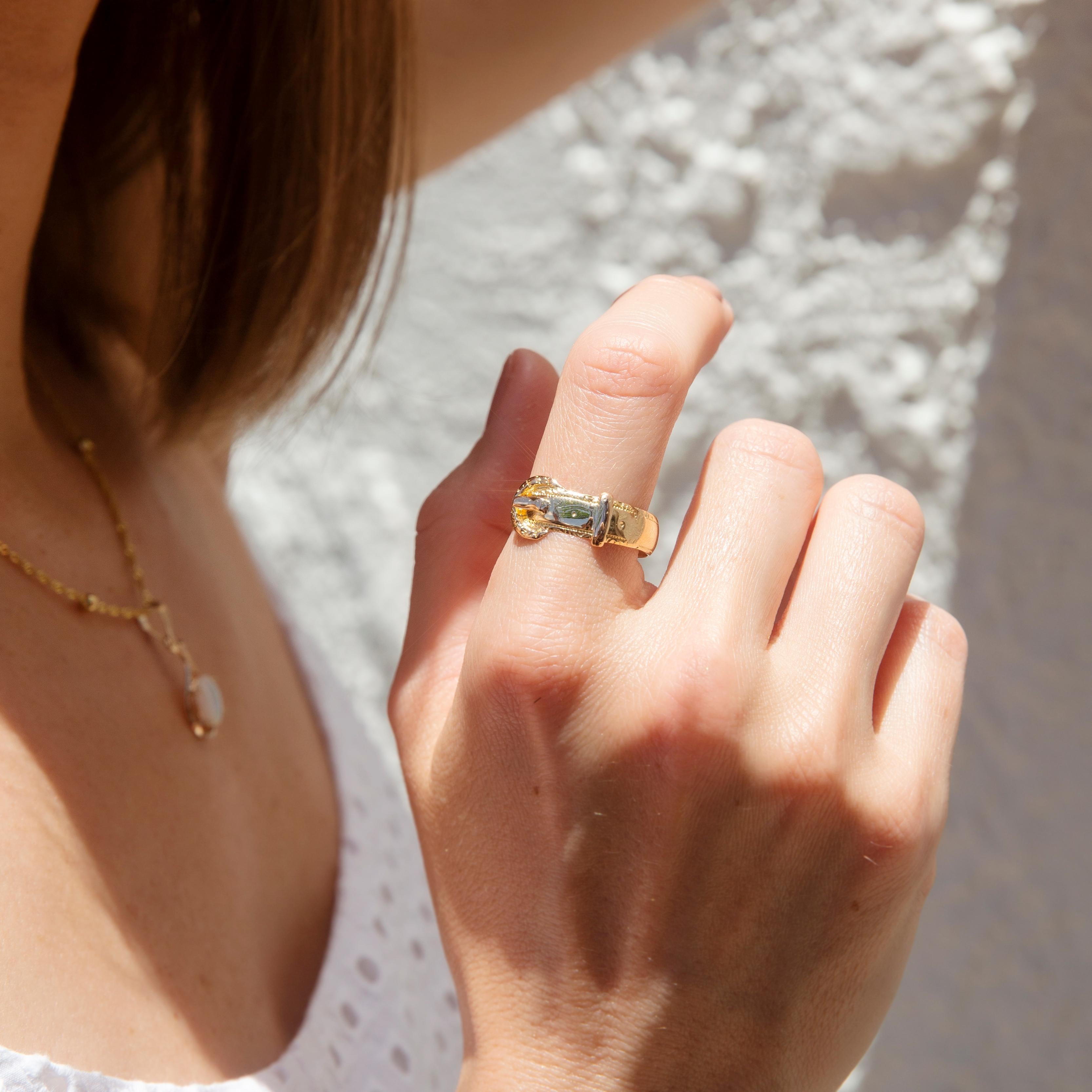 Antique Edwardian Era Engraved Belt and Buckle Band Ring in 18 Carat Yellow Gold For Sale 2