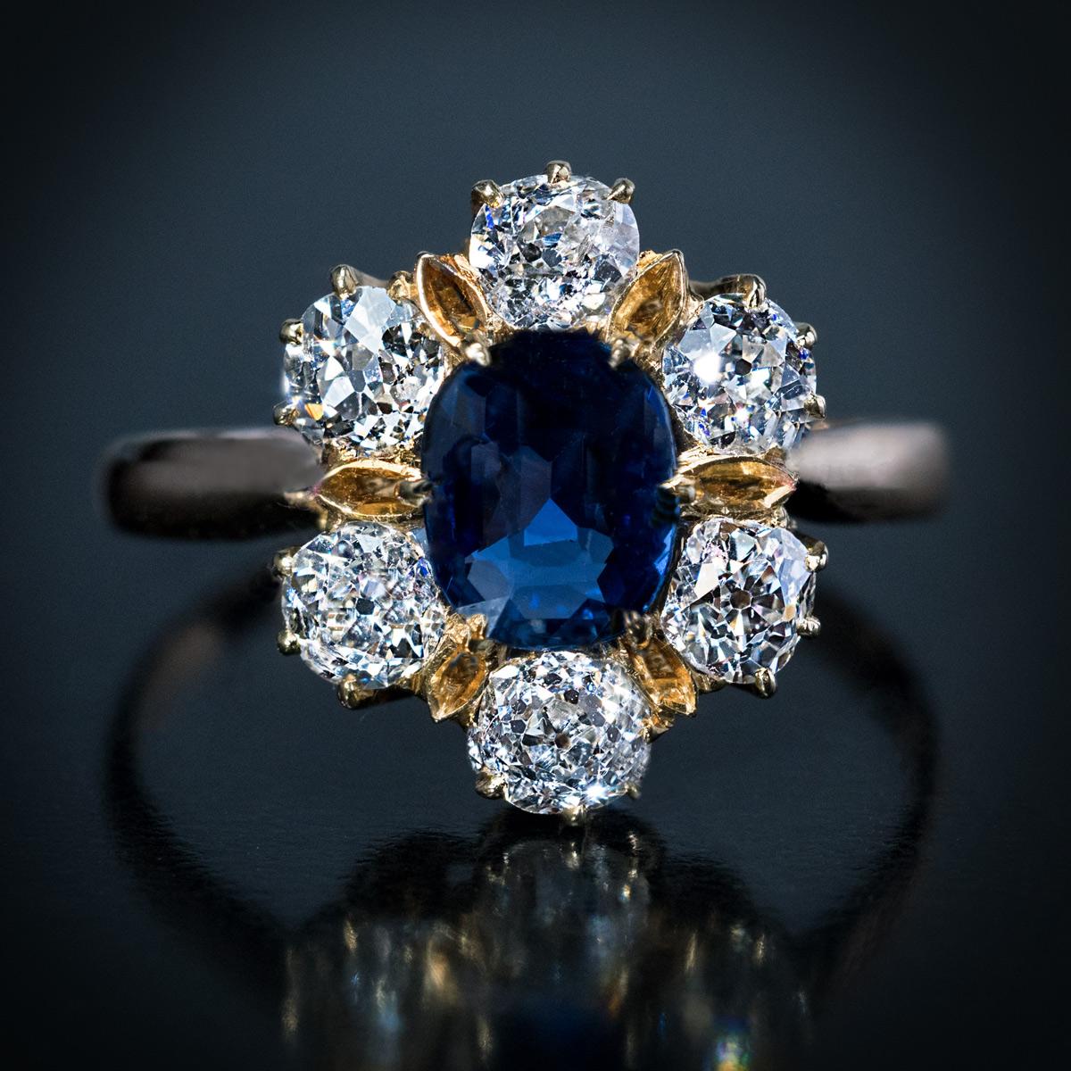 Antique Edwardian Era Sapphire Diamond Gold Engagement Ring In Excellent Condition In Chicago, IL