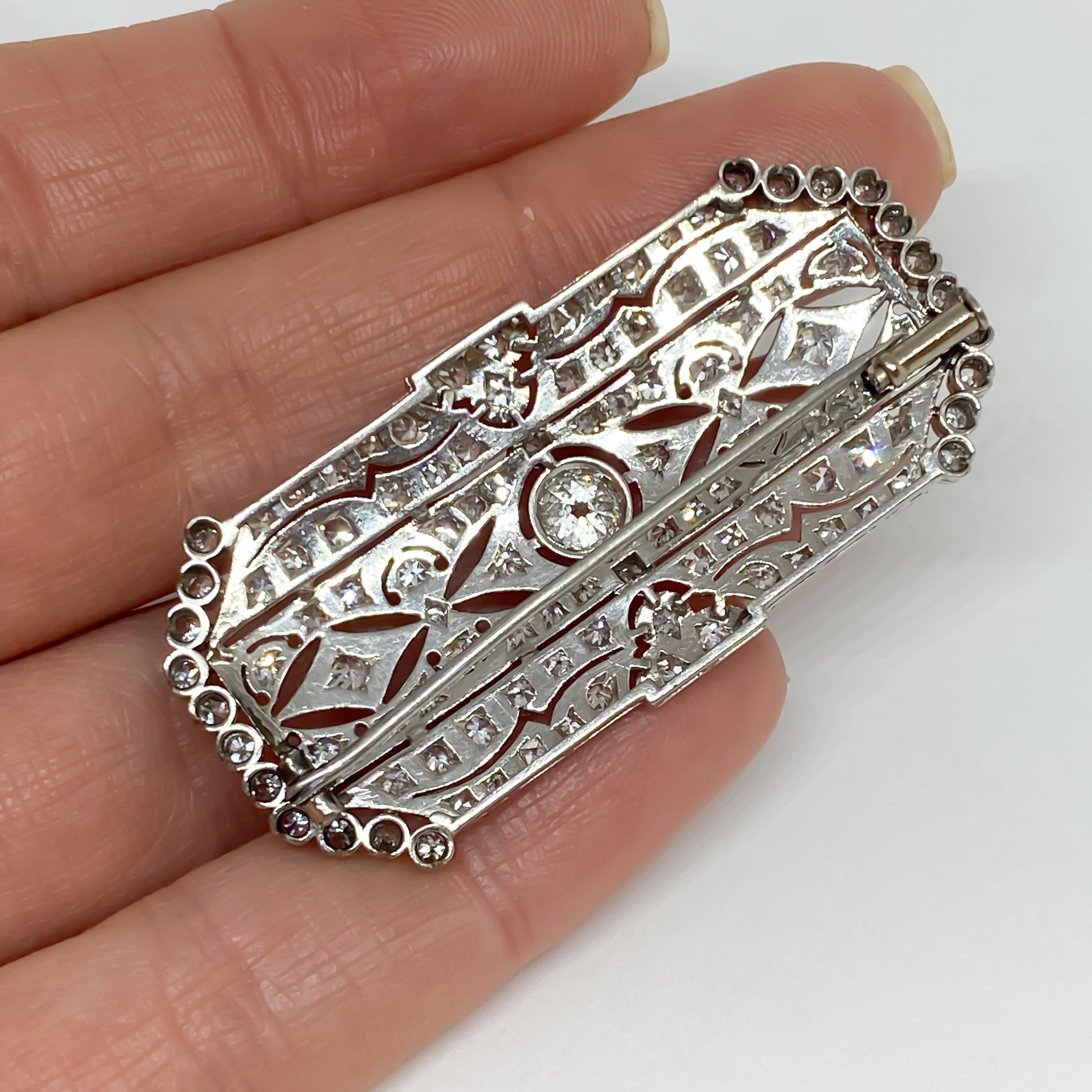 Antique Edwardian Filigree Platinum Diamond Brooch 3.70 Carat In Excellent Condition For Sale In Carmel-by-the-Sea, CA