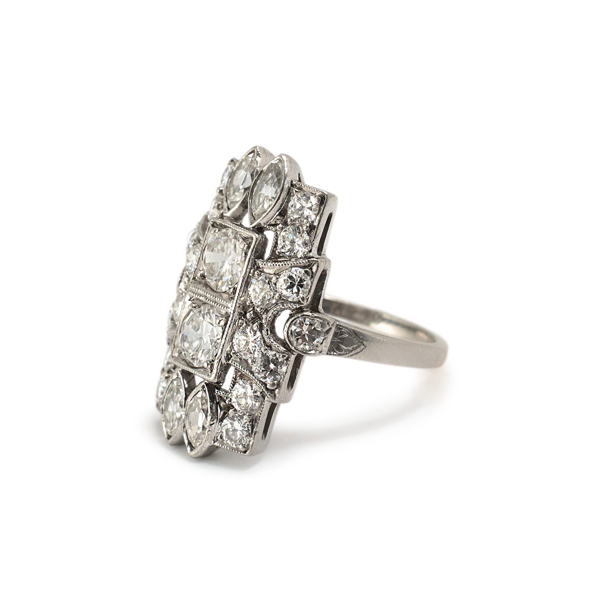 Antiker Edwardianischer Filigraner Platin Alter Europäischer Marquee Diamant Cocktail Ring (Rundschliff) im Angebot