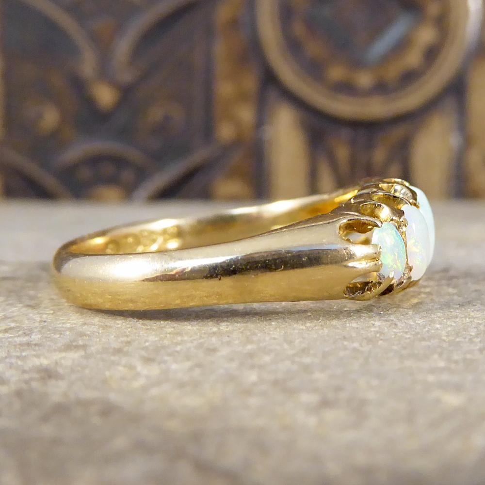 Antique Edwardian Five-Stone Opal 18 Karat Gold Ring In Good Condition In Yorkshire, West Yorkshire