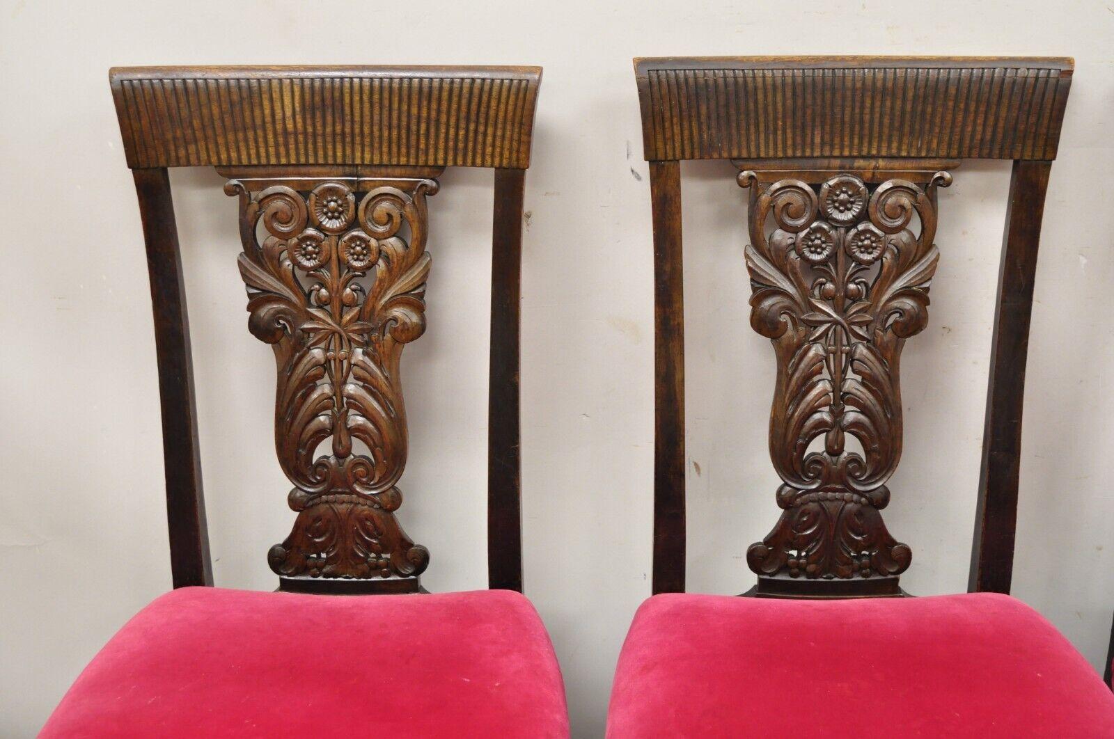 Édouardien Chaises de salle à manger édouardiennes anciennes en acajou rouge et mohair sculpté à motifs floraux - lot de 4 en vente