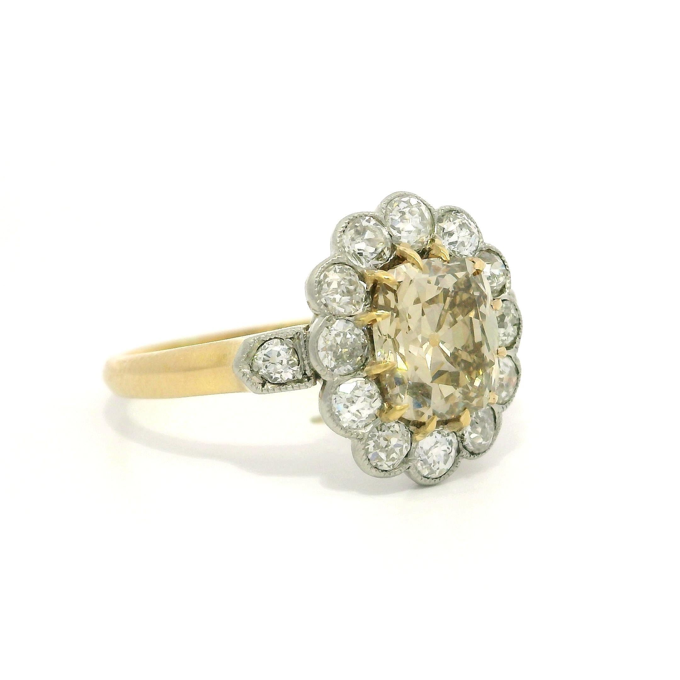 Antique French, oro 18k, platino, GIA, anello con diamanti di colore fantasia da 2,77 ct. in vendita 8