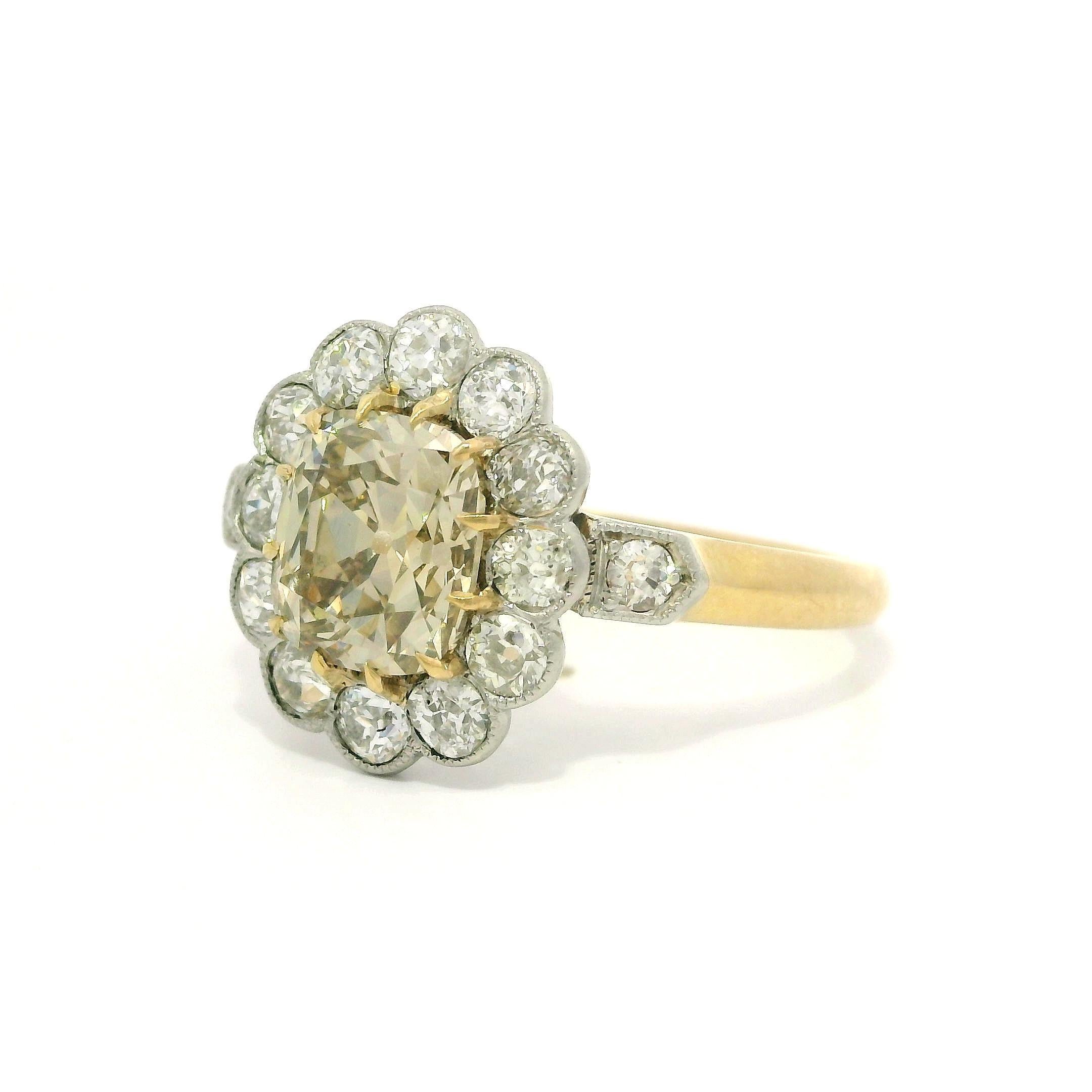 Antique French, oro 18k, platino, GIA, anello con diamanti di colore fantasia da 2,77 ct. in vendita 9