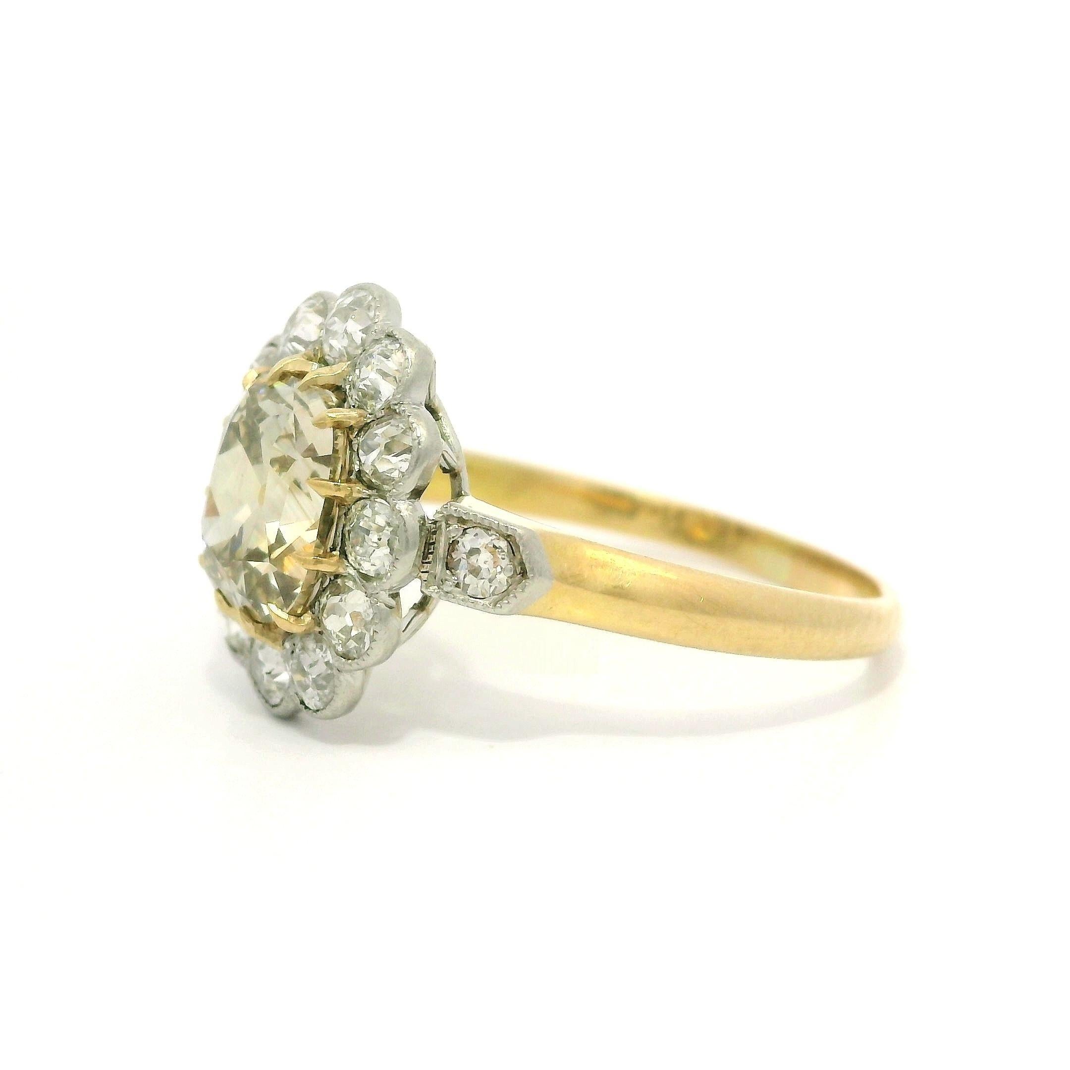 Antique French, oro 18k, platino, GIA, anello con diamanti di colore fantasia da 2,77 ct. in vendita 1