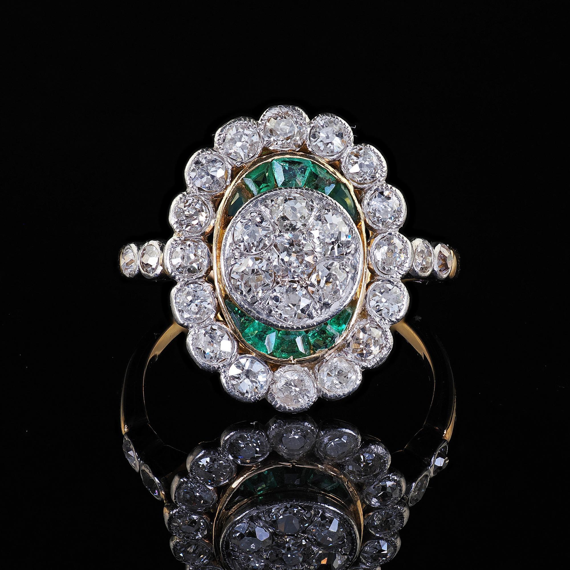 Antique Edwardian French 18K Yellow Gold Platinum Diamond and Emerald Ring For Sale 3
