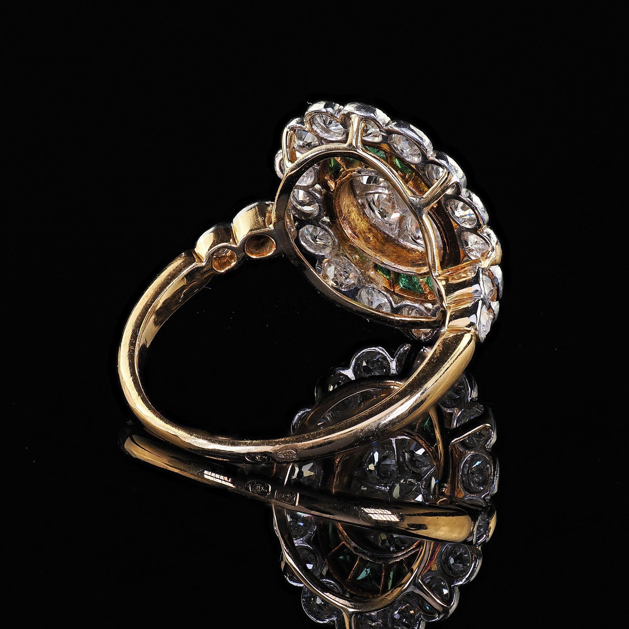 Antique Edwardian French 18K Yellow Gold Platinum Diamond and Emerald Ring For Sale 4
