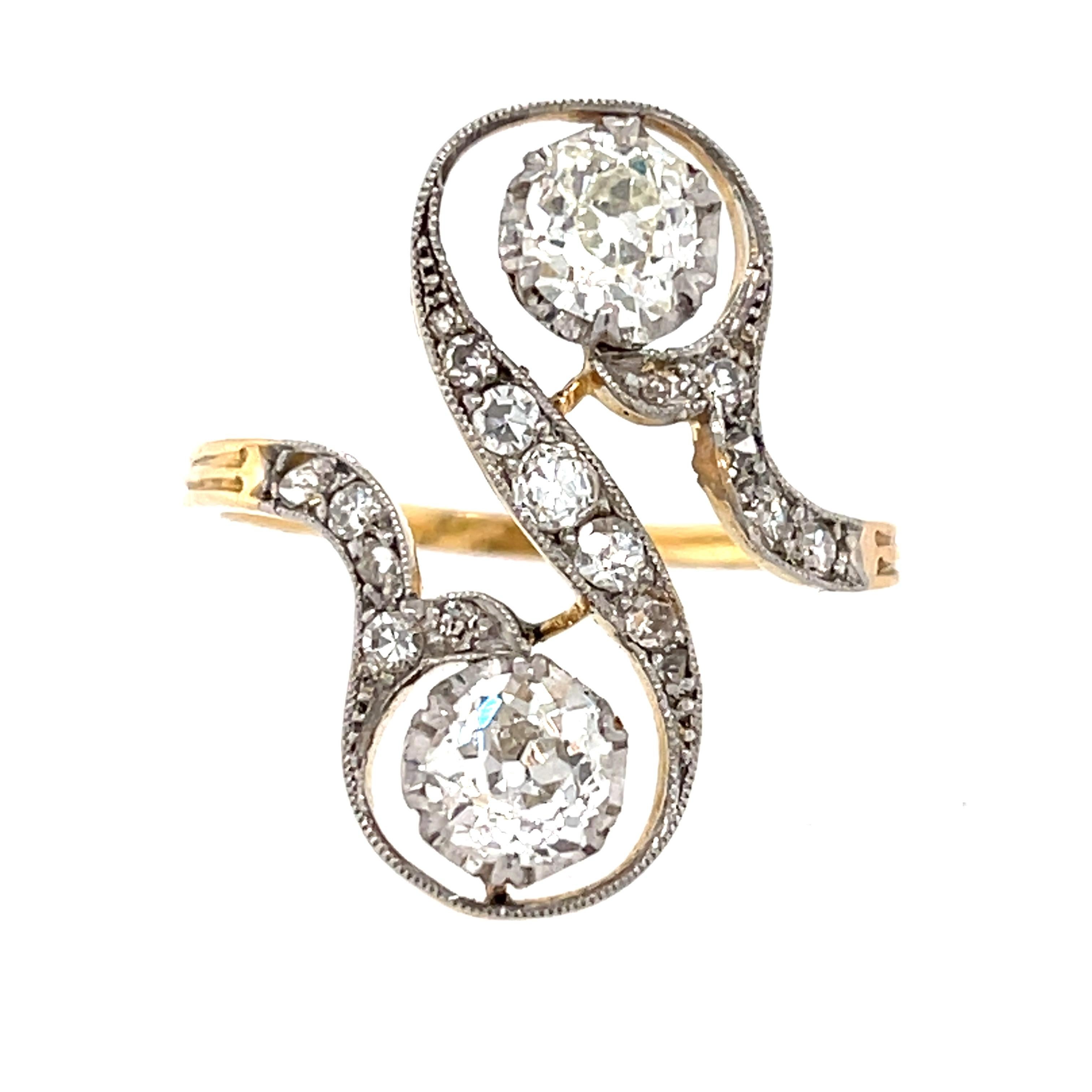 Antiker edwardianischer französischer Platin-Gold-Doppeldiamant-Ring (Alteuropäischer Schliff) im Angebot