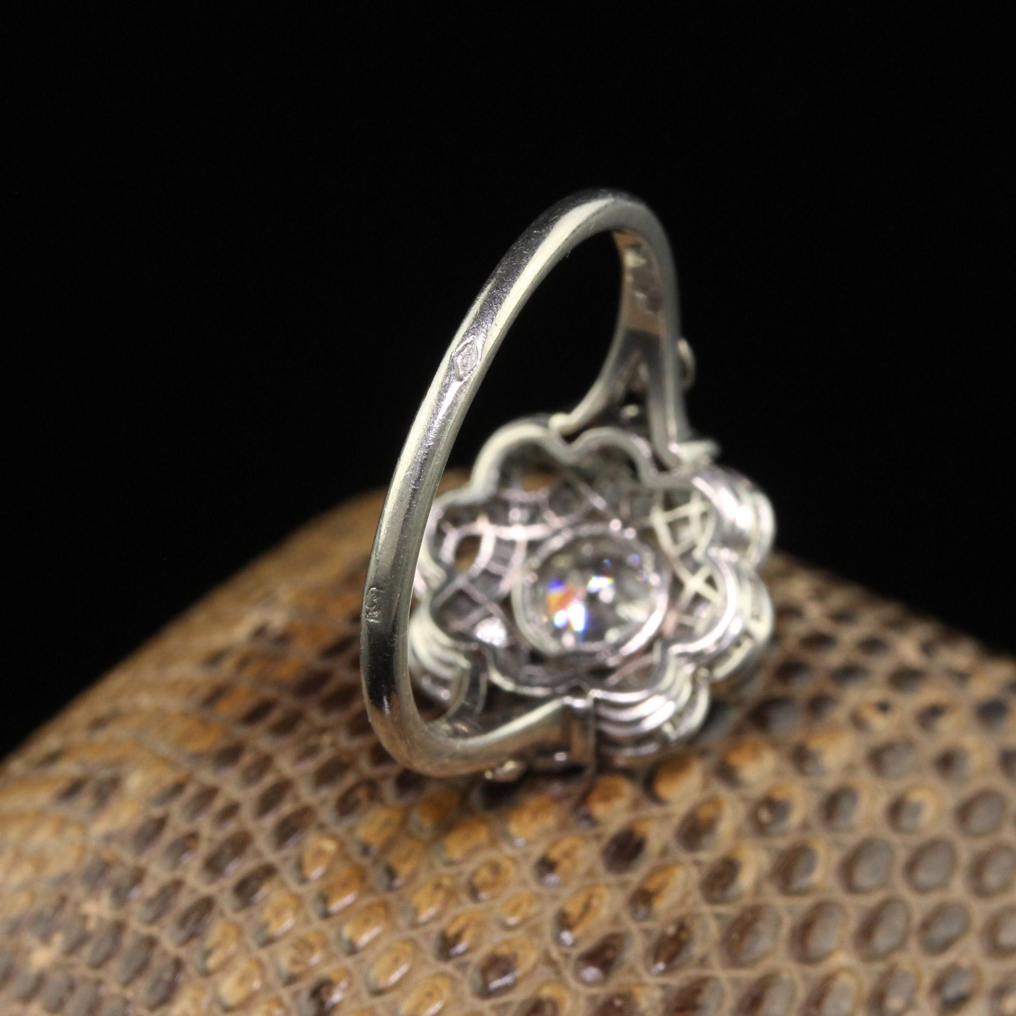 Bague de fiançailles française ancienne de style édouardien en platine avec diamants européens anciens Pour femmes en vente
