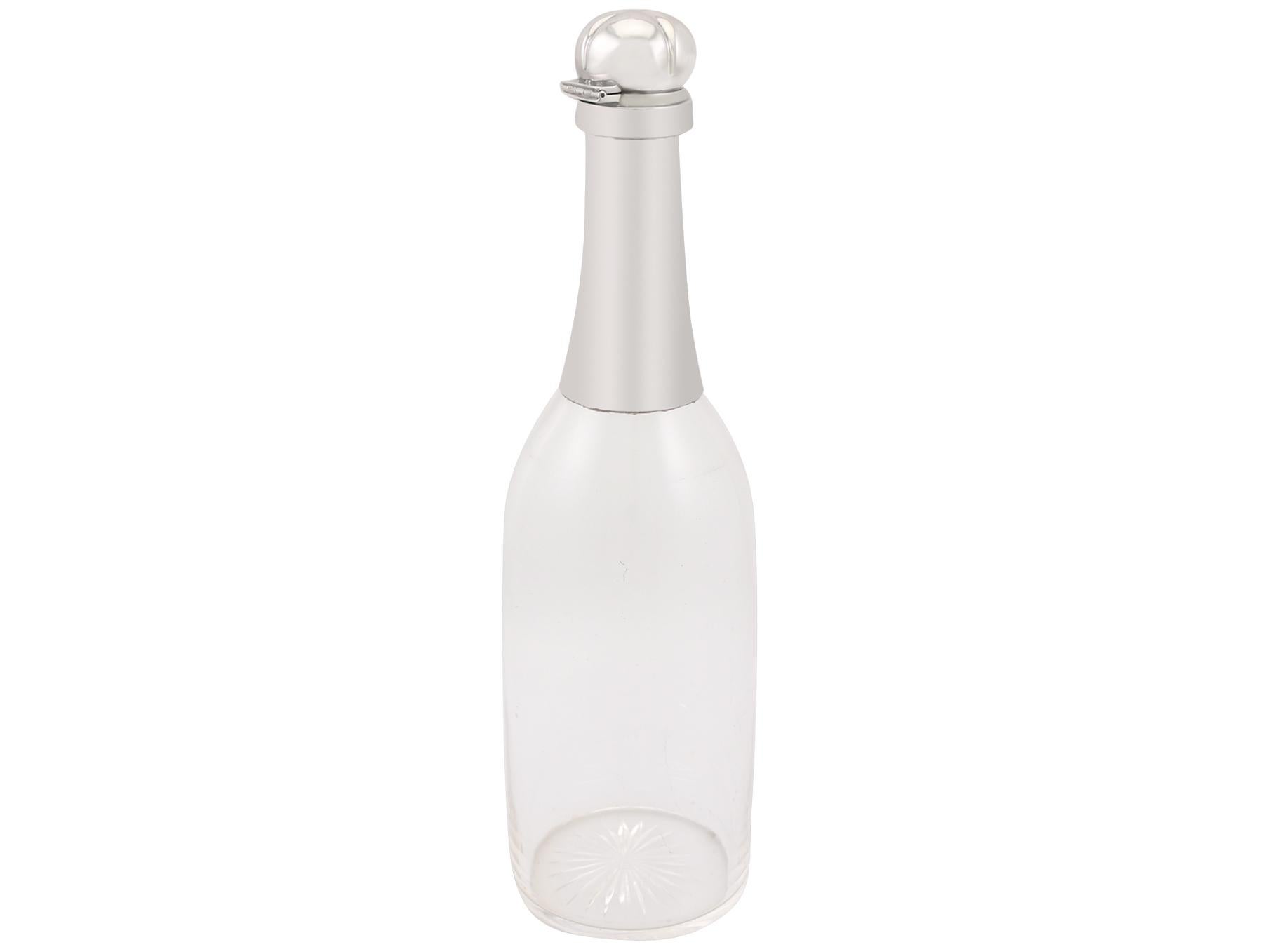 Britannico Decanter per bottiglie di champagne in vetro edoardiano e montati in argento massiccio in vendita