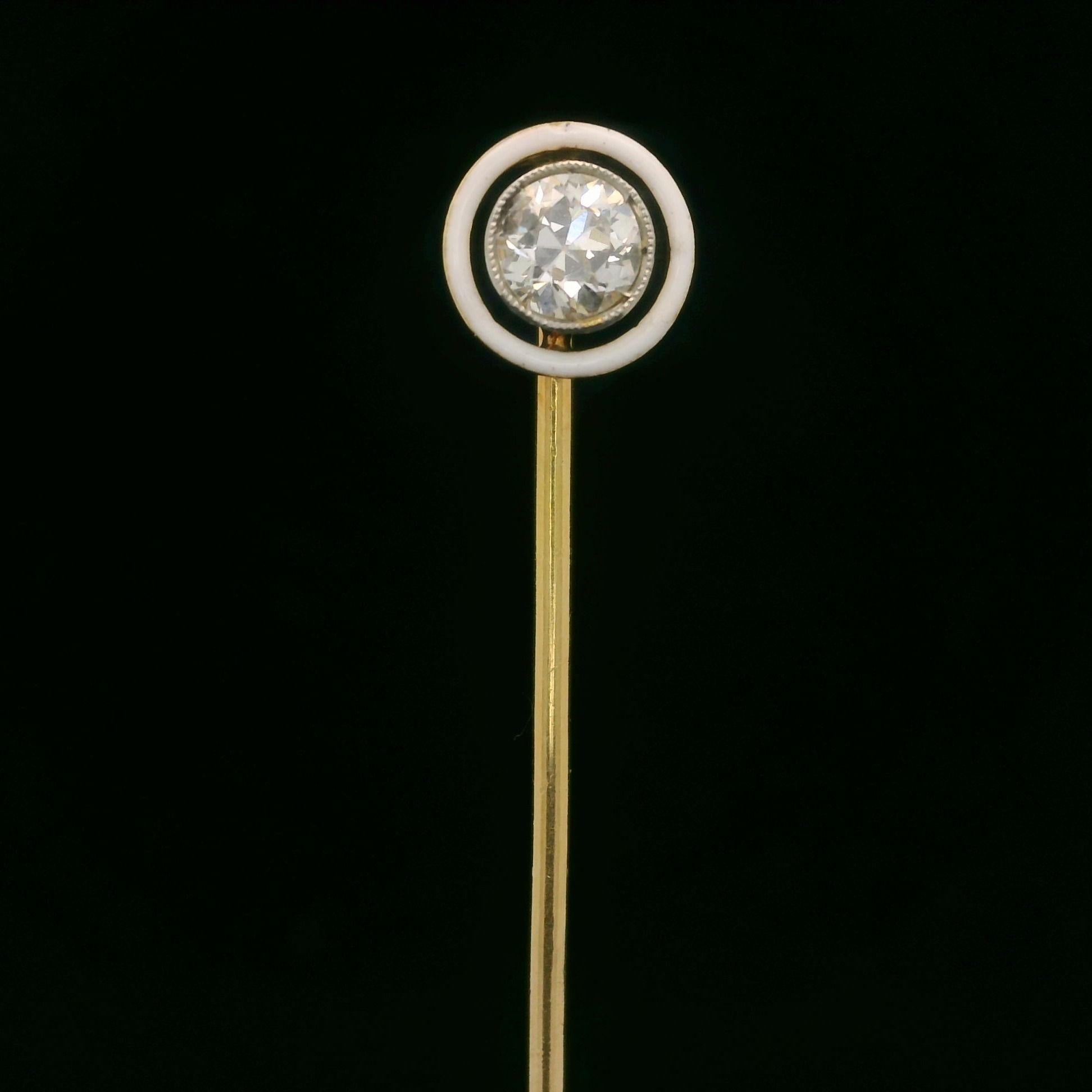 Ancienne épingle à cible en or et platine de l'époque édouardienne, ornée d'un diamant vieilli et émaillée en vente 6